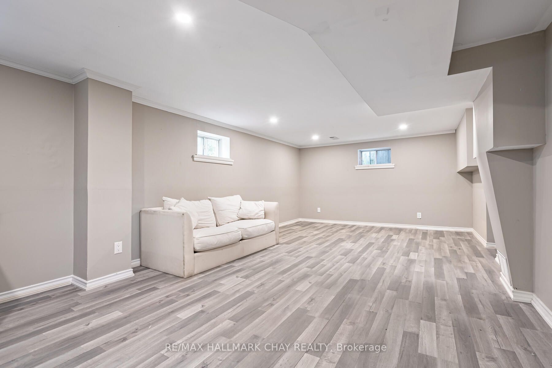 76 Raylawn Cres