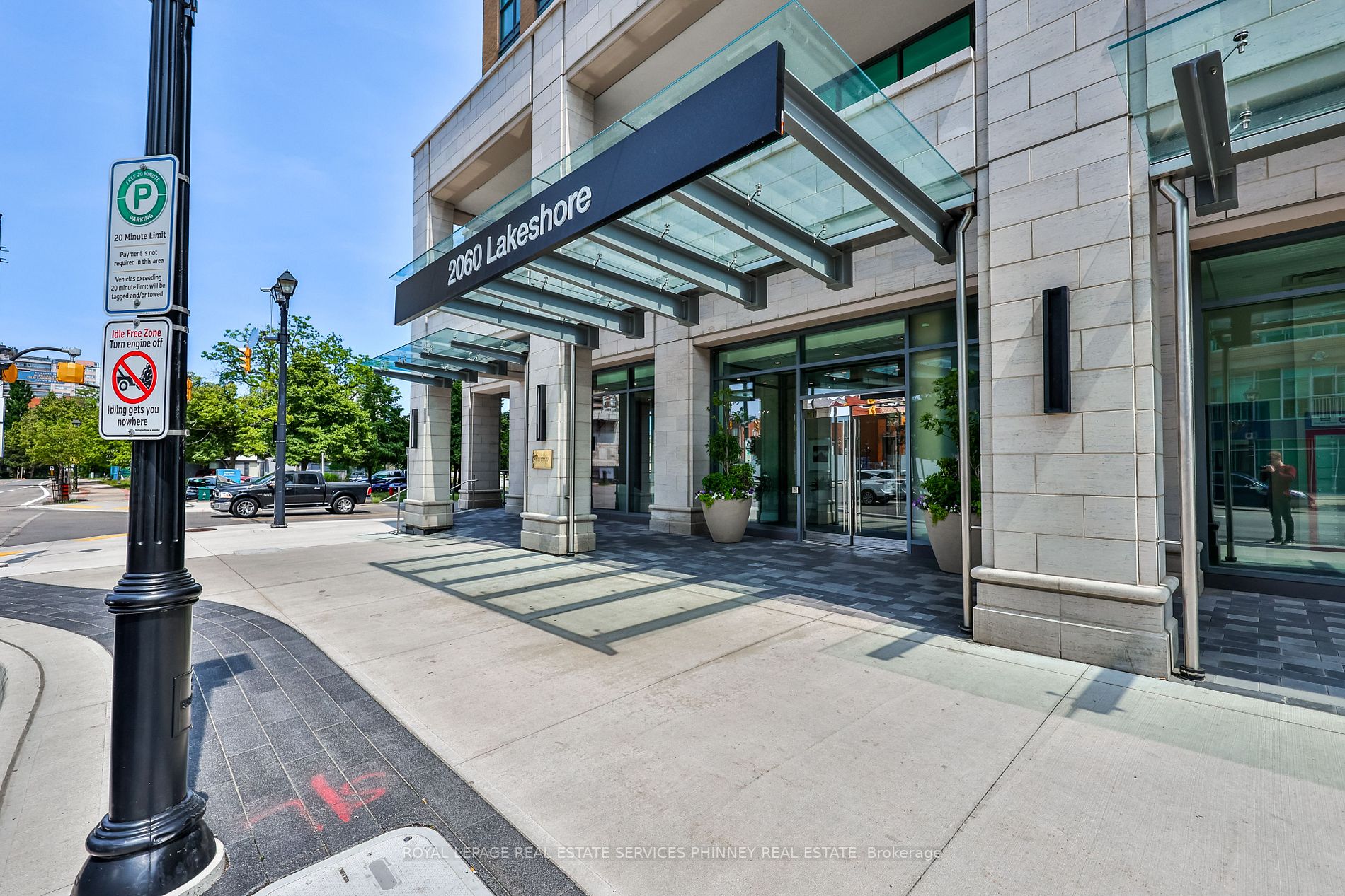 2060 Lakeshore Rd, #1303