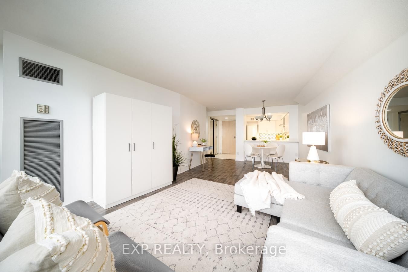50 Eglinton Ave W, #1110