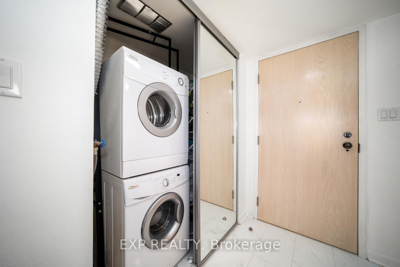 50 Eglinton Ave W, #1110
