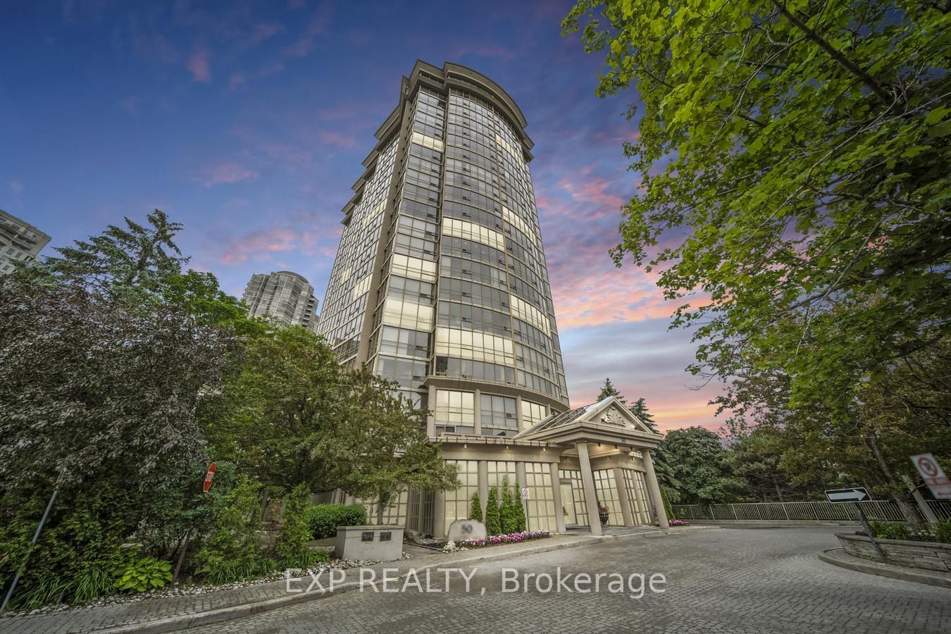 50 Eglinton Ave W, #1110