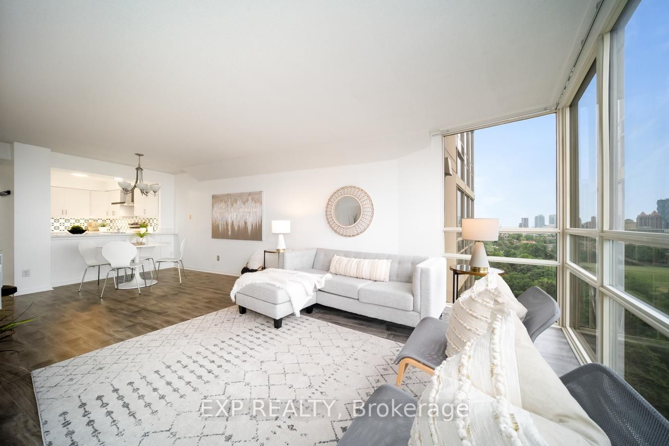 50 Eglinton Ave W, #1110