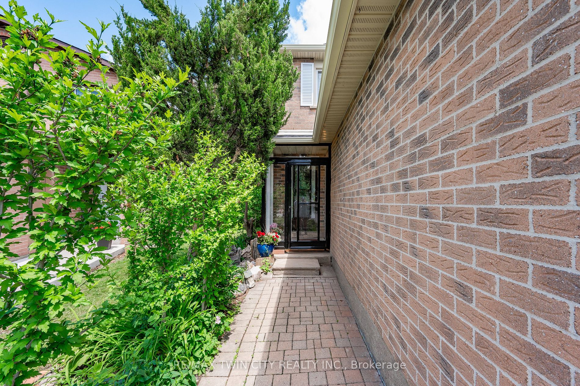 3017 Plum Tree Crt