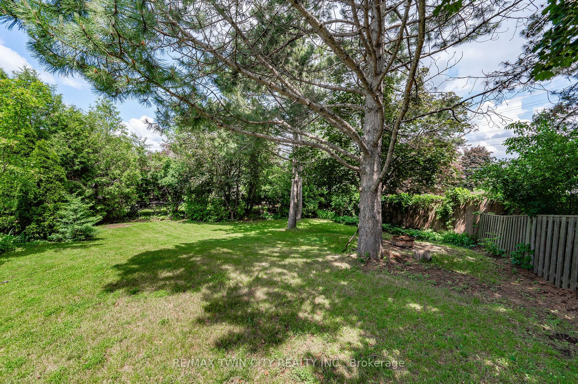 3017 Plum Tree Crt