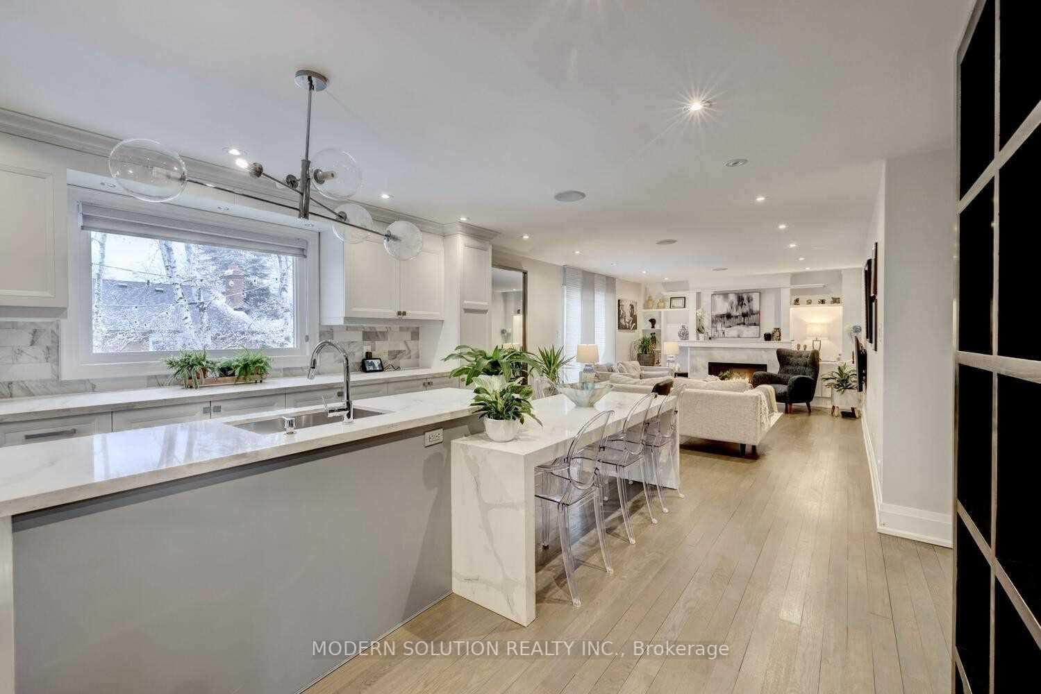 2068 Mississauga Road
