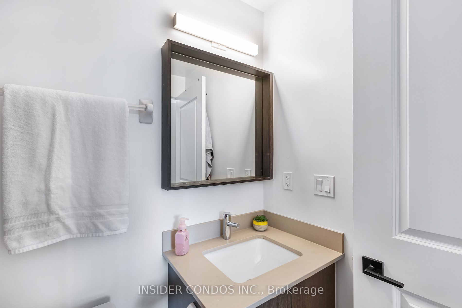 4655 Metcalfe Ave, #202B