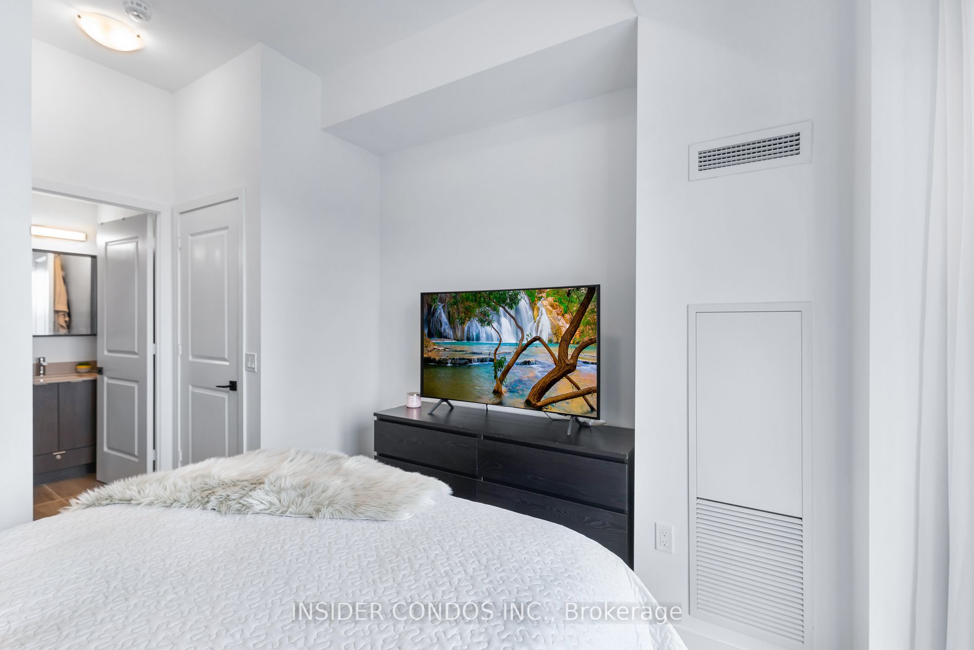 4655 Metcalfe Ave, #202B