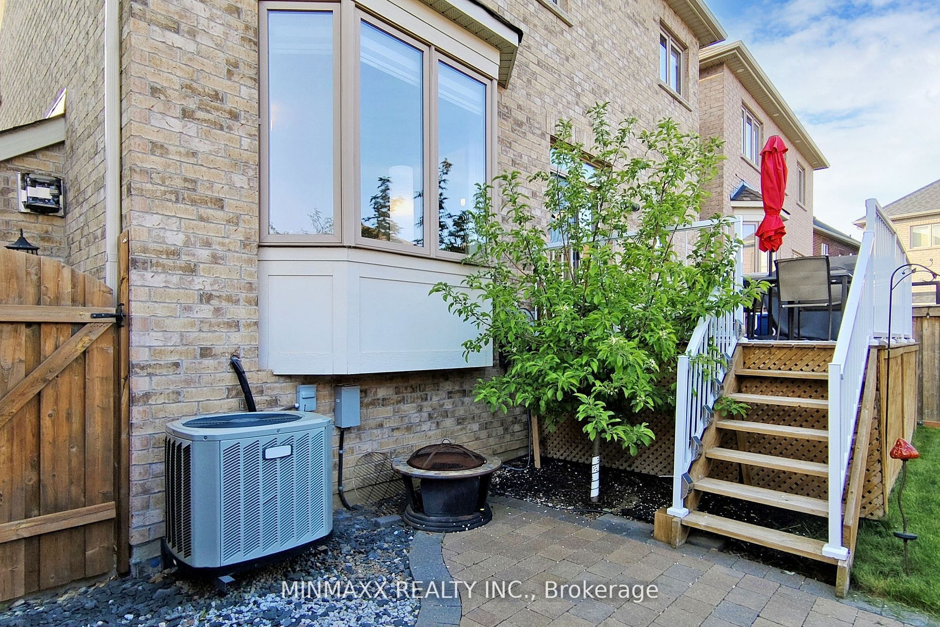 6 Jolana Cres