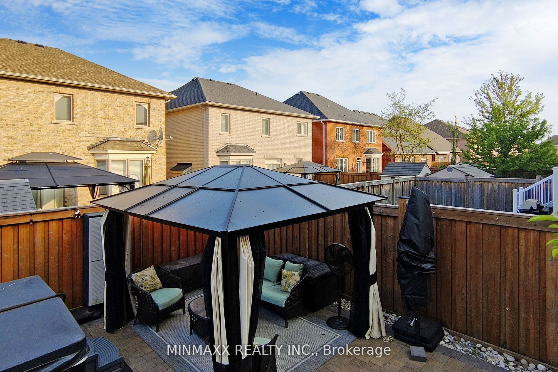 6 Jolana Cres