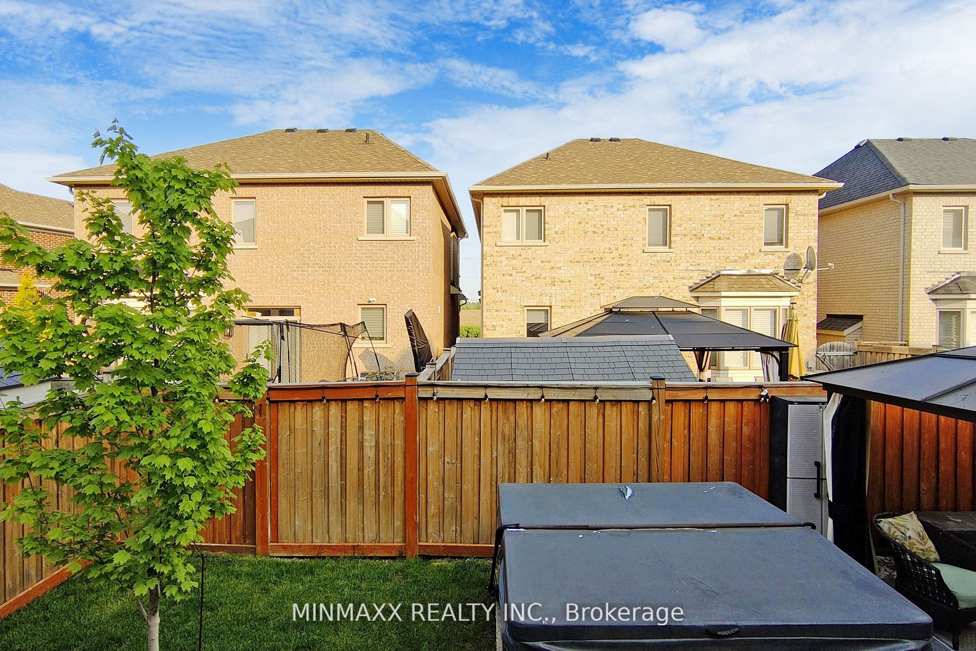 6 Jolana Cres