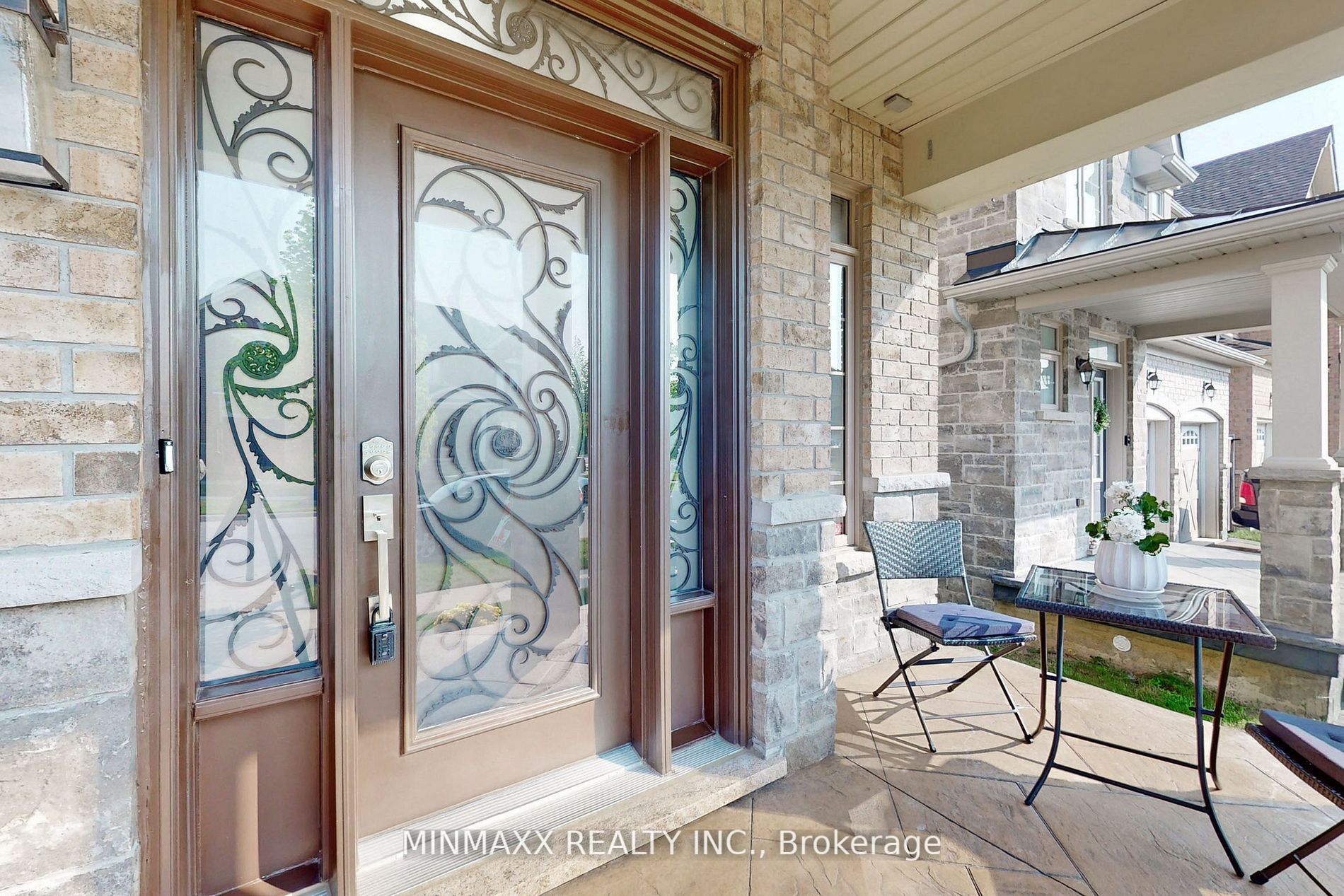 6 Jolana Cres