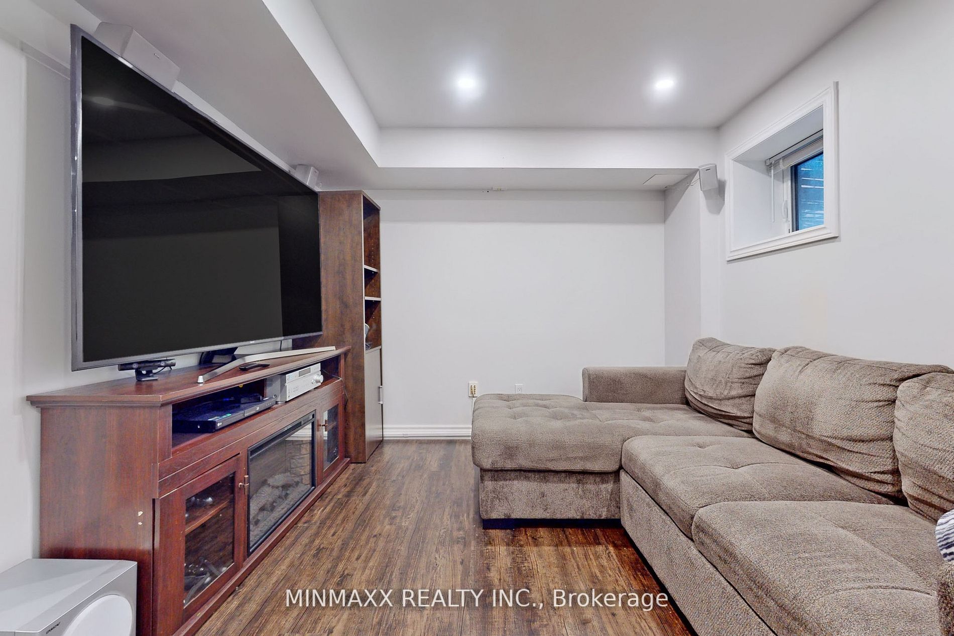 6 Jolana Cres