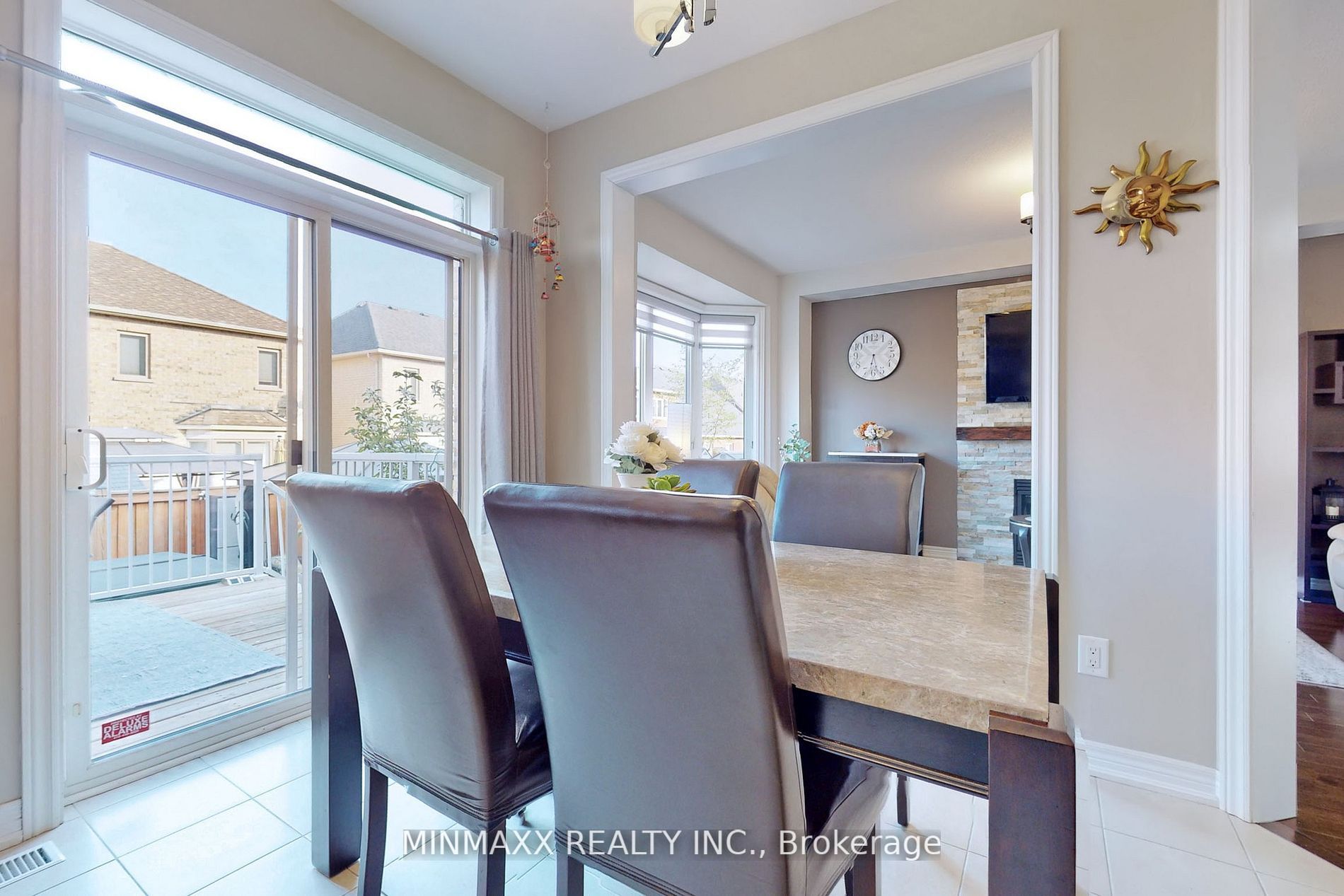 6 Jolana Cres