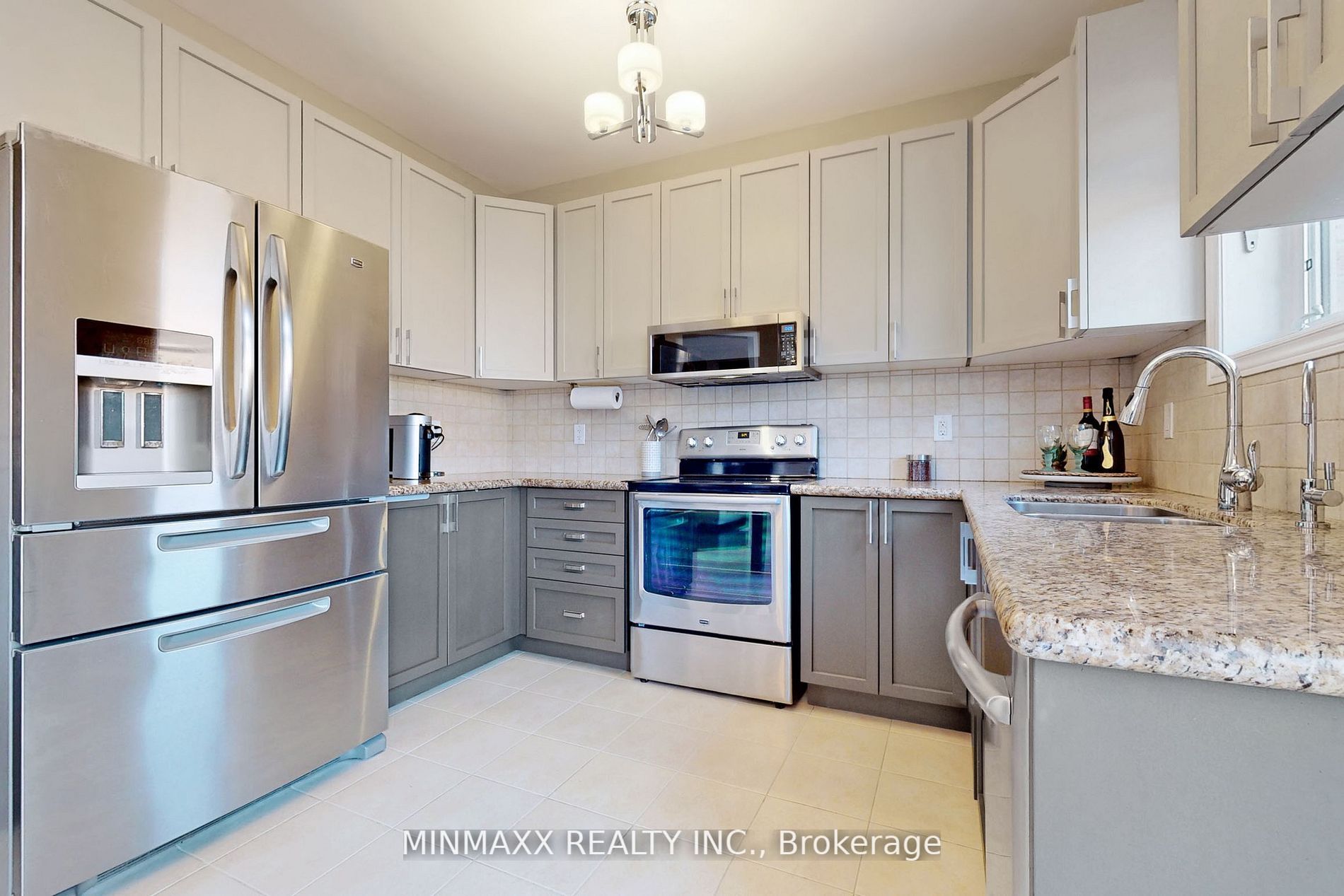 6 Jolana Cres