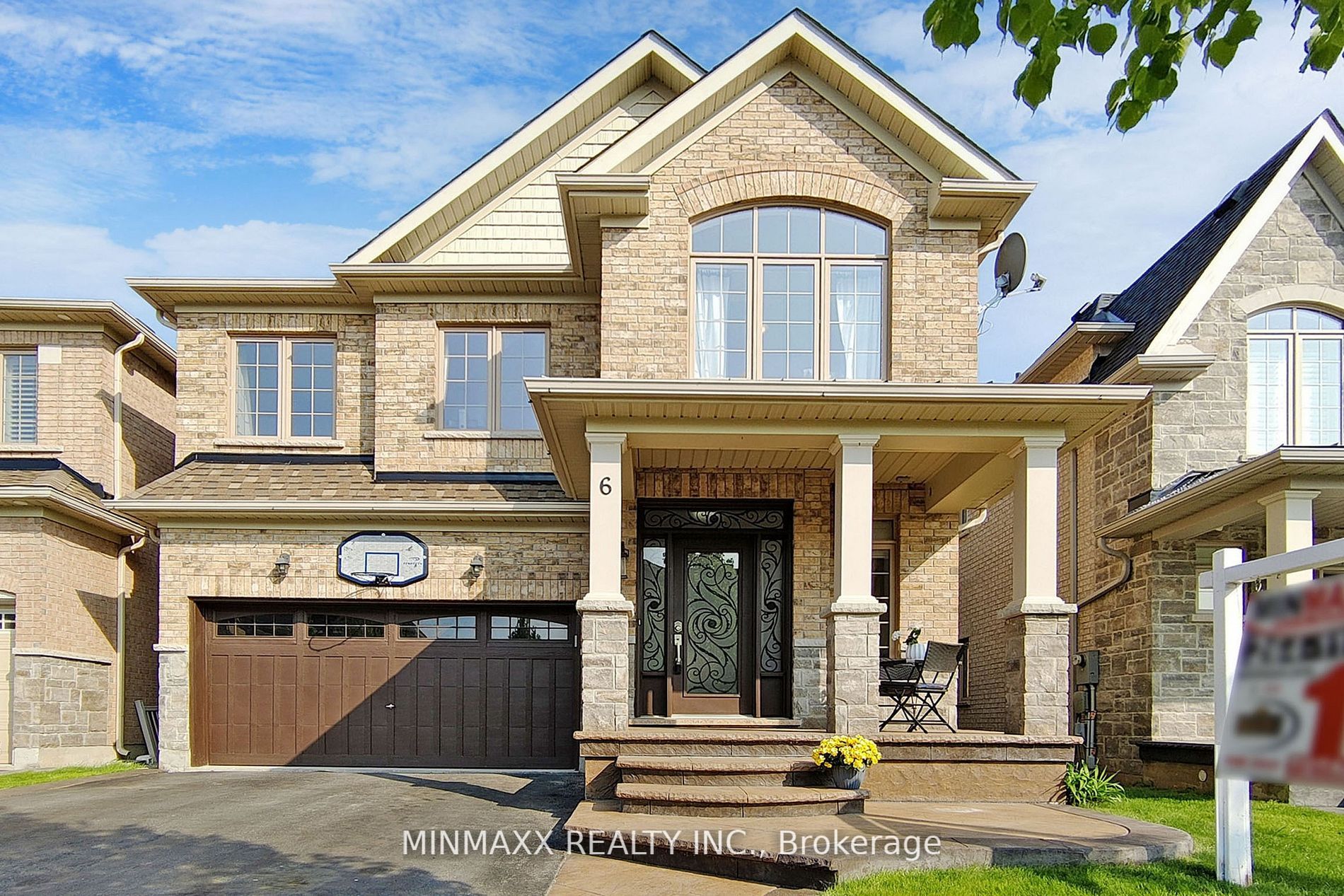 6 Jolana Cres