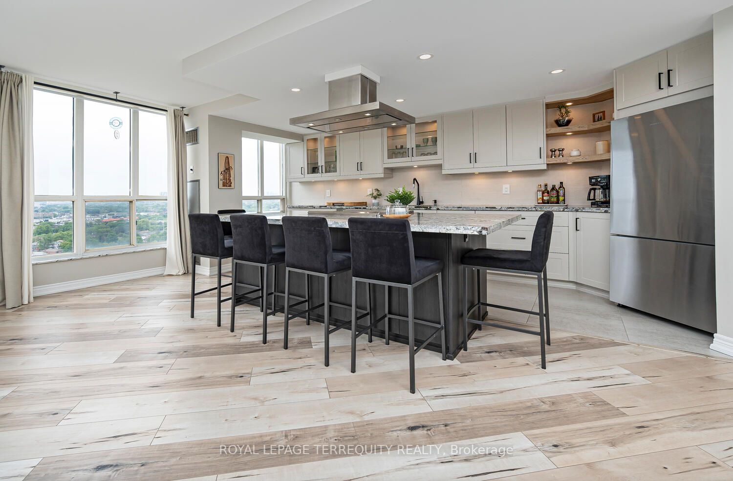2285 Lake Shore Blvd W, #2108