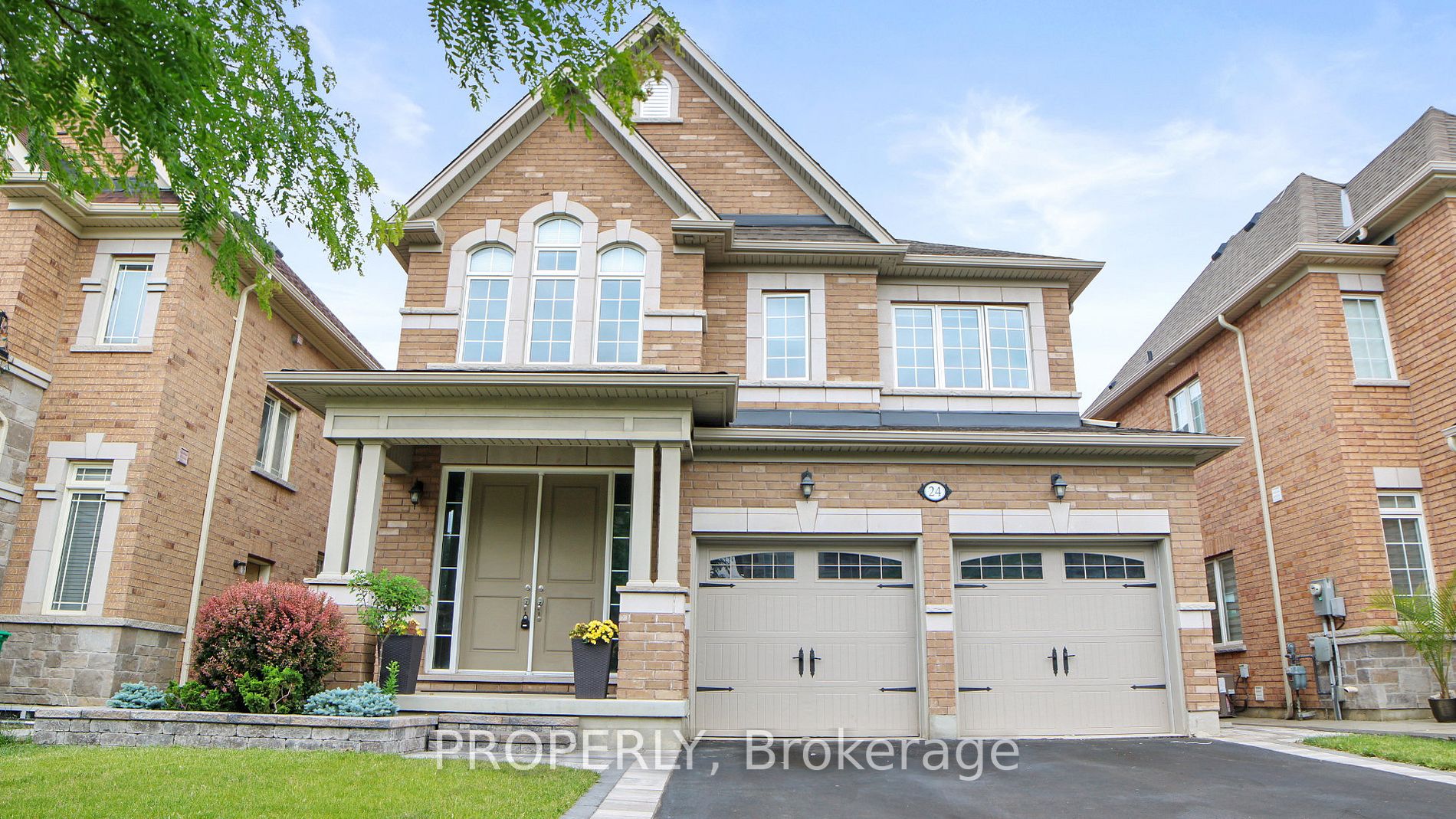 24 Lone Rock Circ