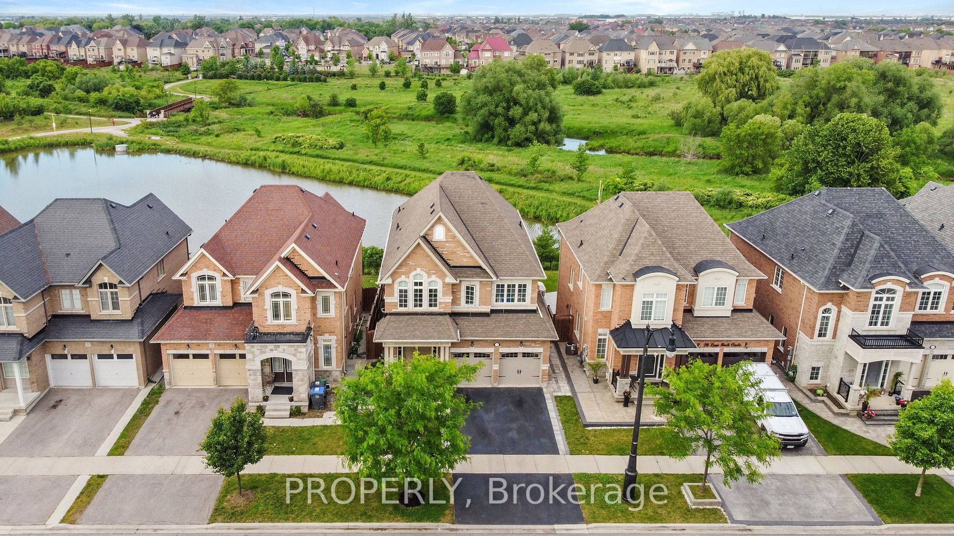 24 Lone Rock Circ