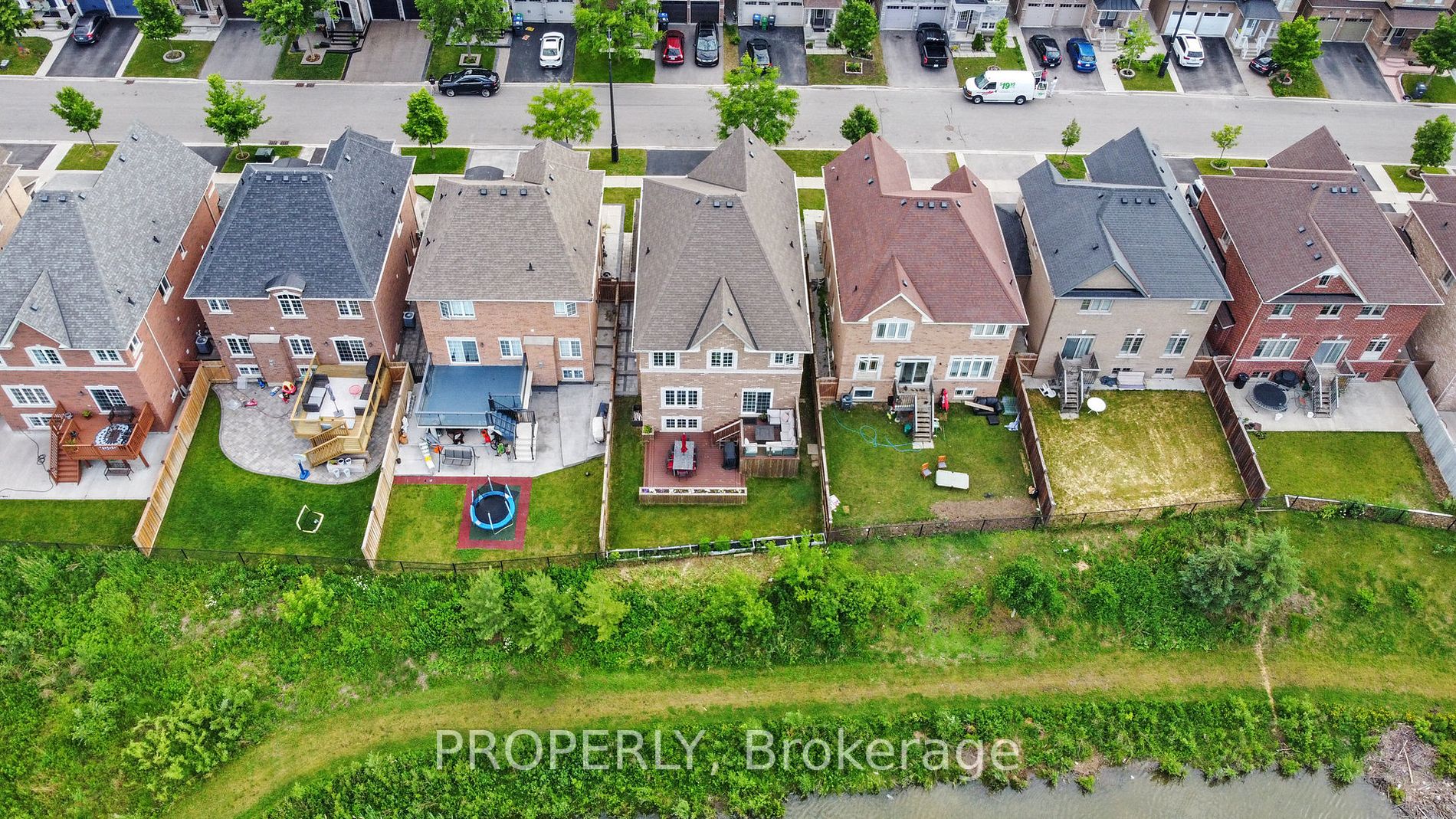 24 Lone Rock Circ