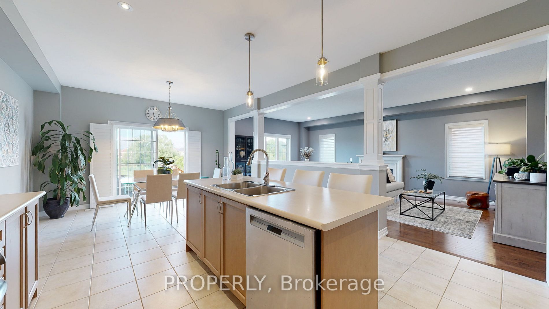24 Lone Rock Circ