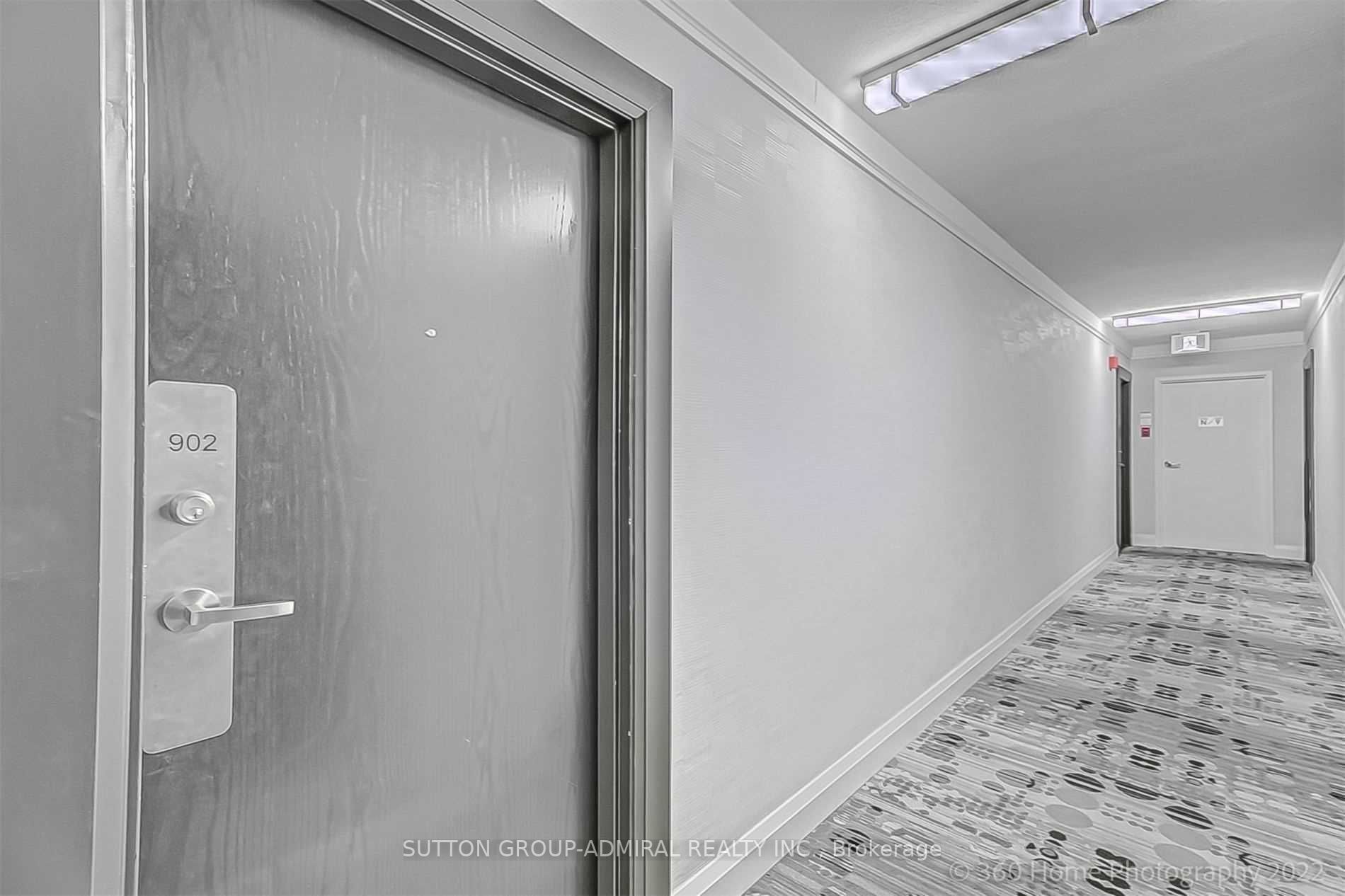 25 Four Winds Dr, #902