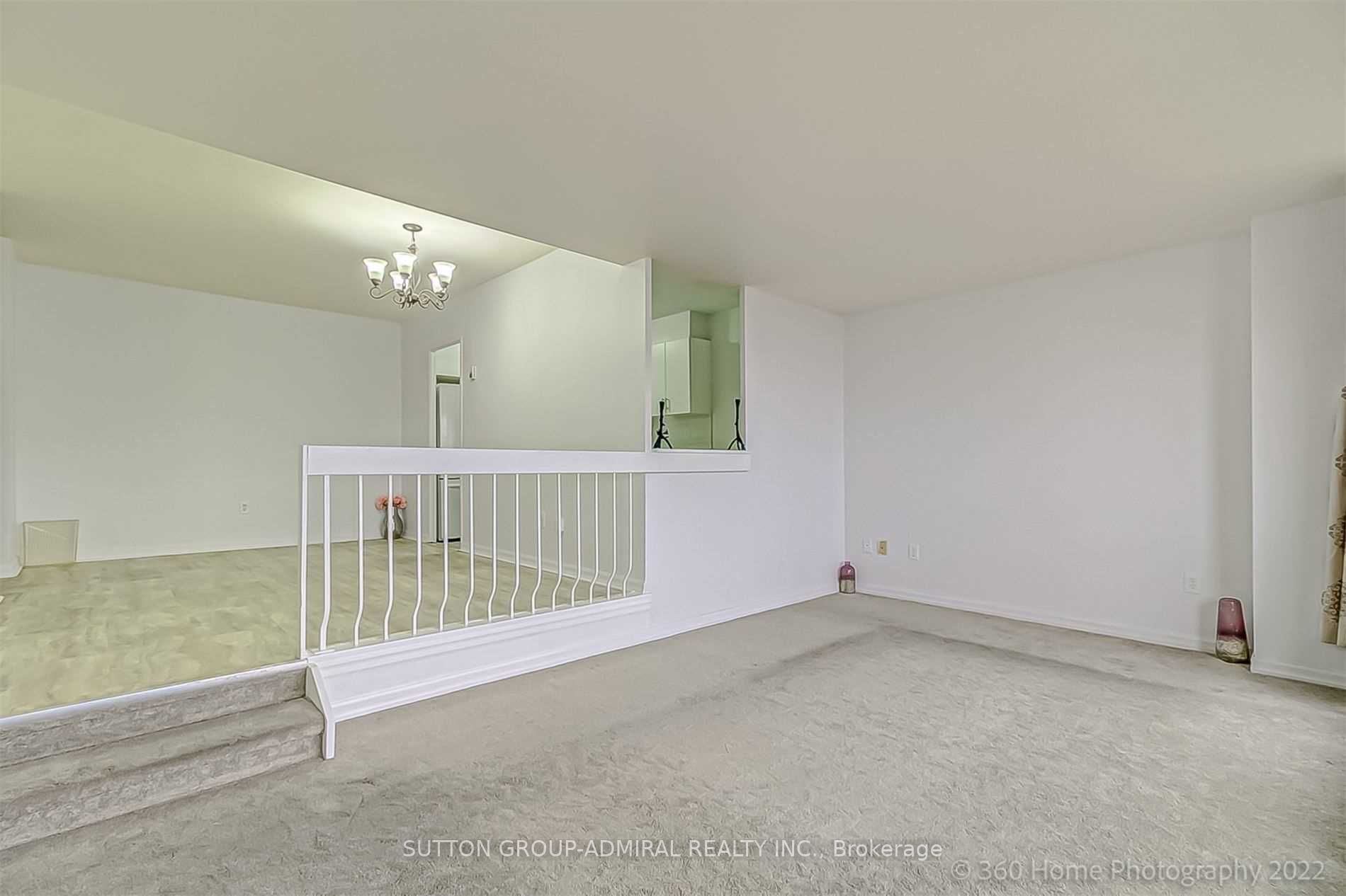 25 Four Winds Dr, #902