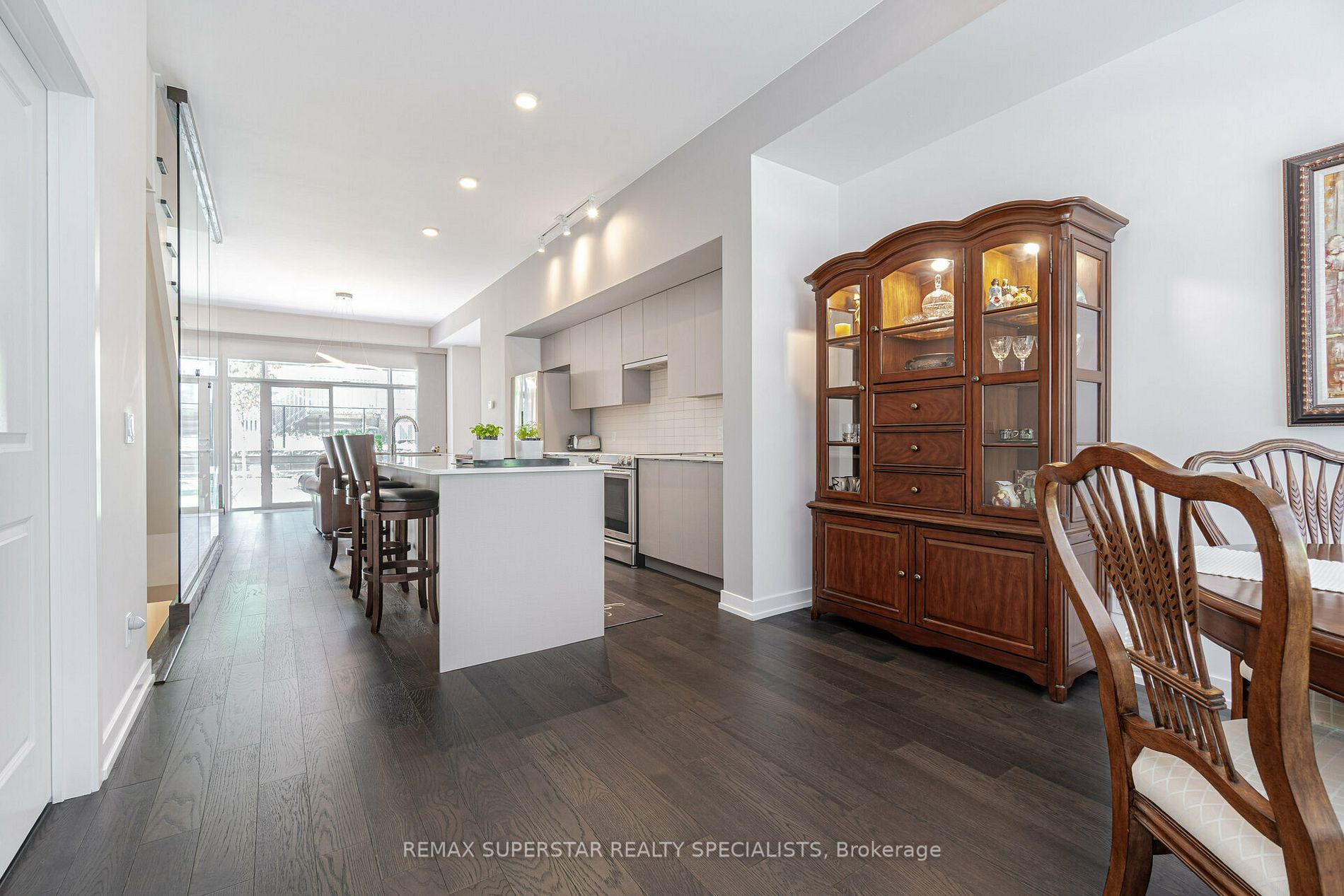 3074 Sixth Line, #236