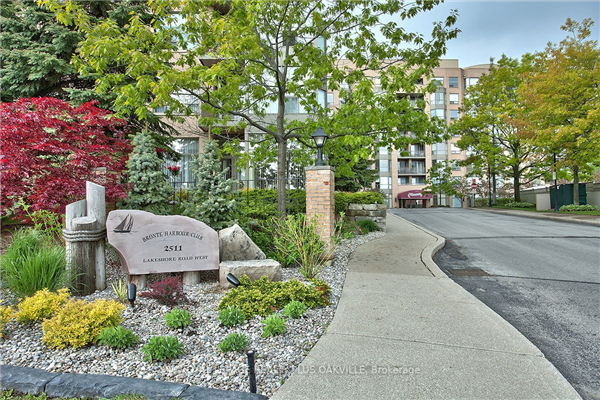 2511 Lakeshore Rd W, Oakville