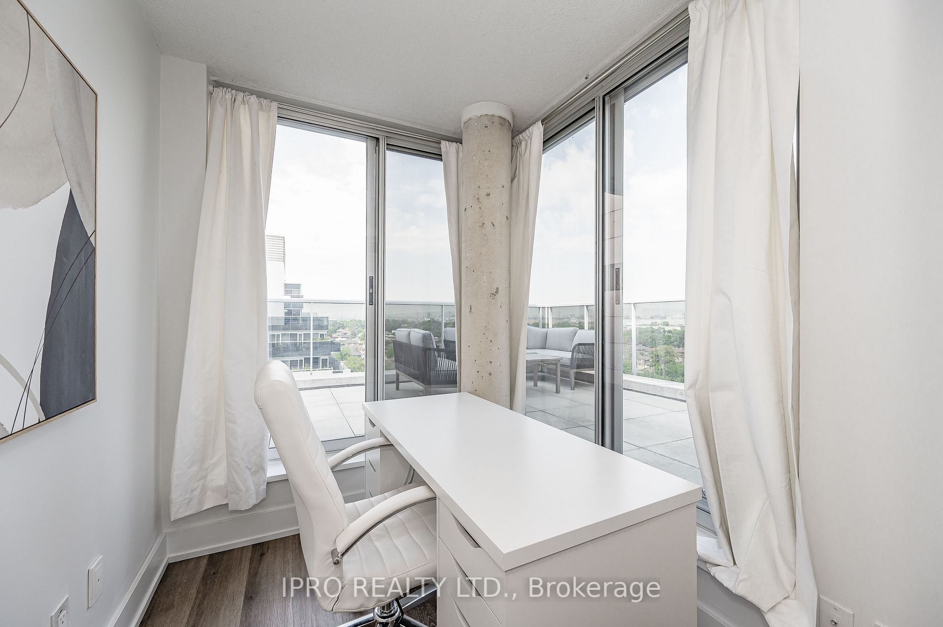 1040 The Queensway Ave, #901