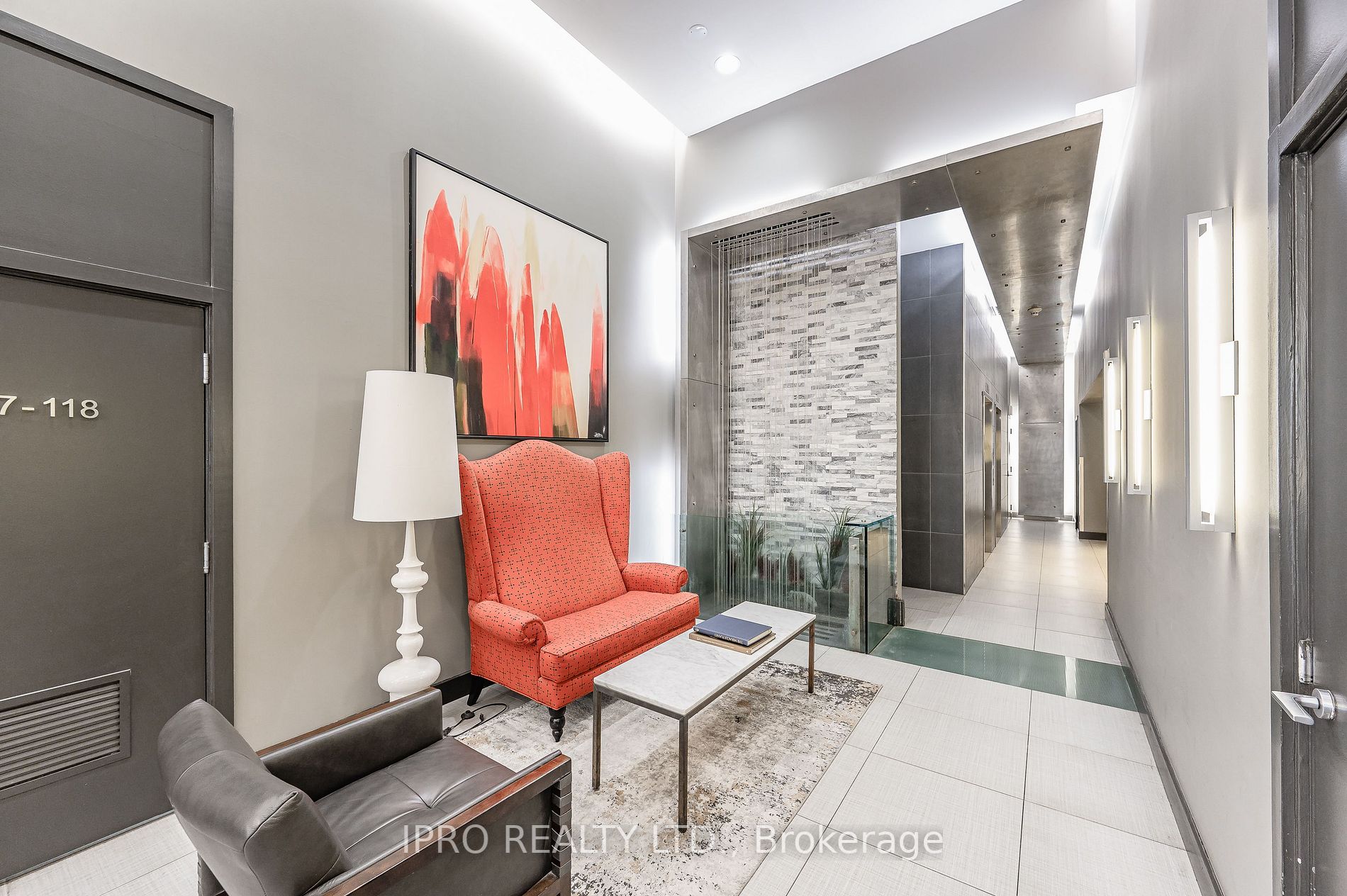 1040 The Queensway Ave, #901