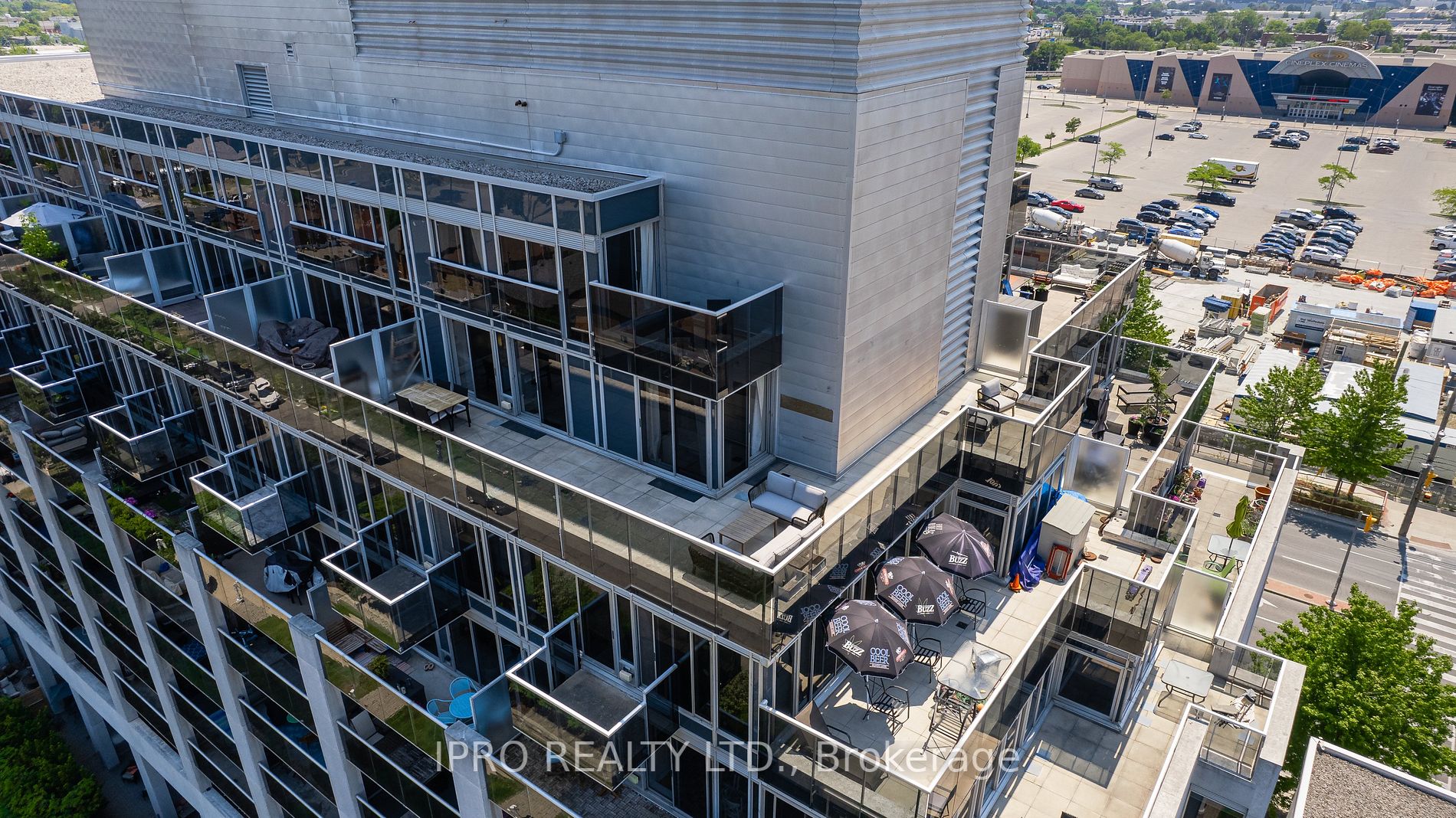1040 The Queensway Ave, #901