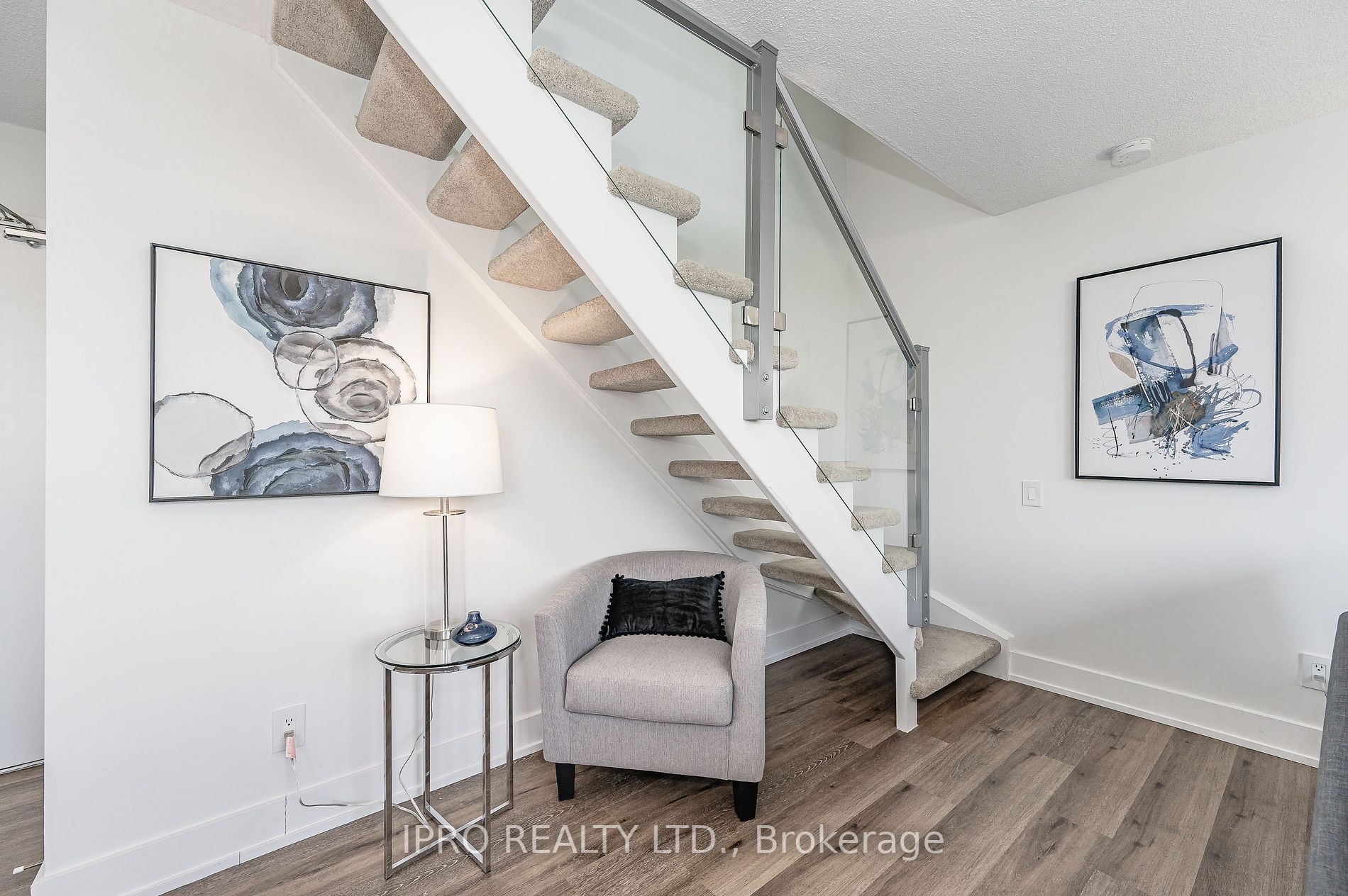 1040 The Queensway Ave, #901