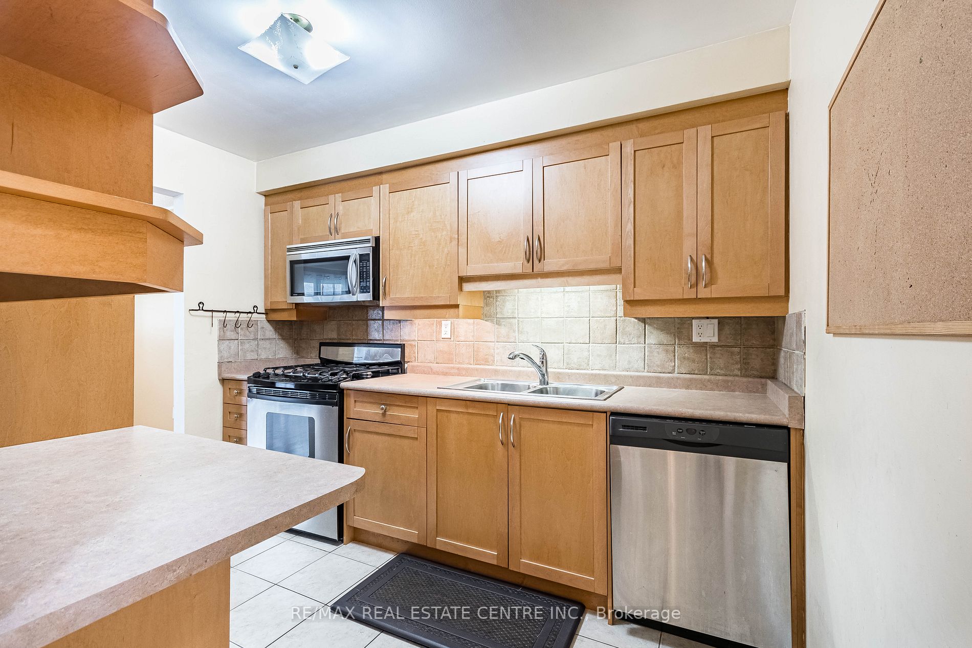 162 Enderby Cres, #162