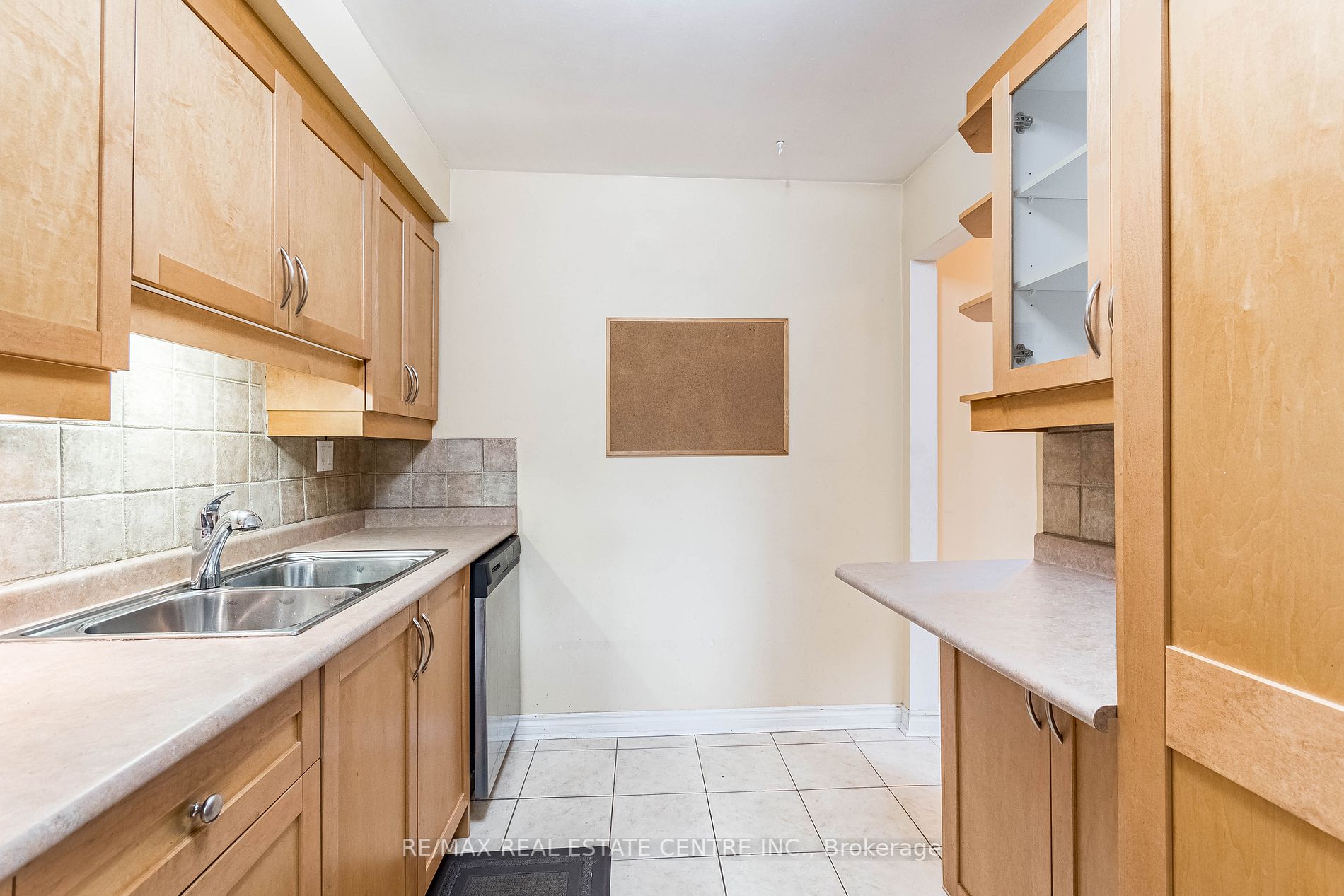 162 Enderby Cres, #162
