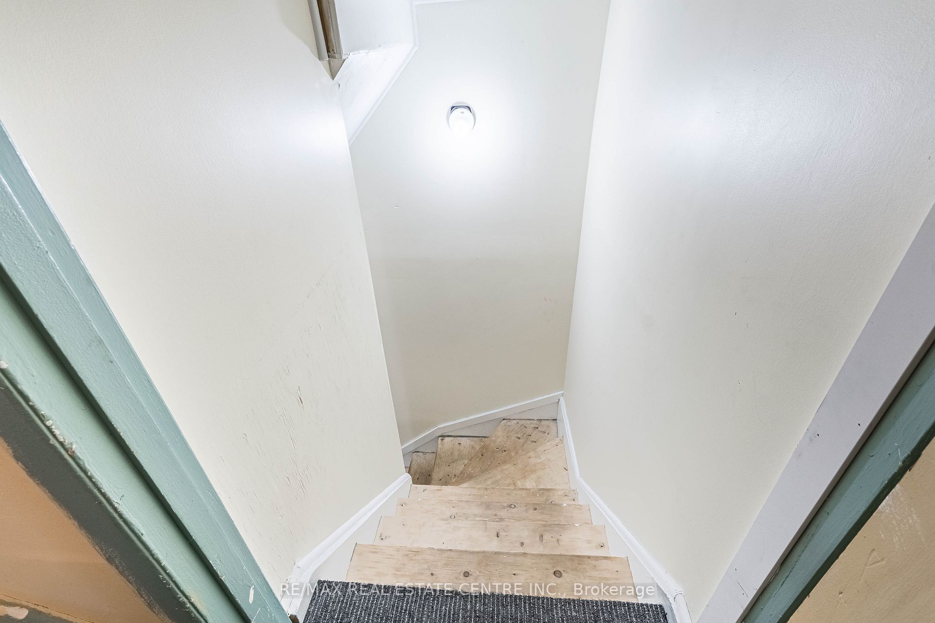 162 Enderby Cres, #162