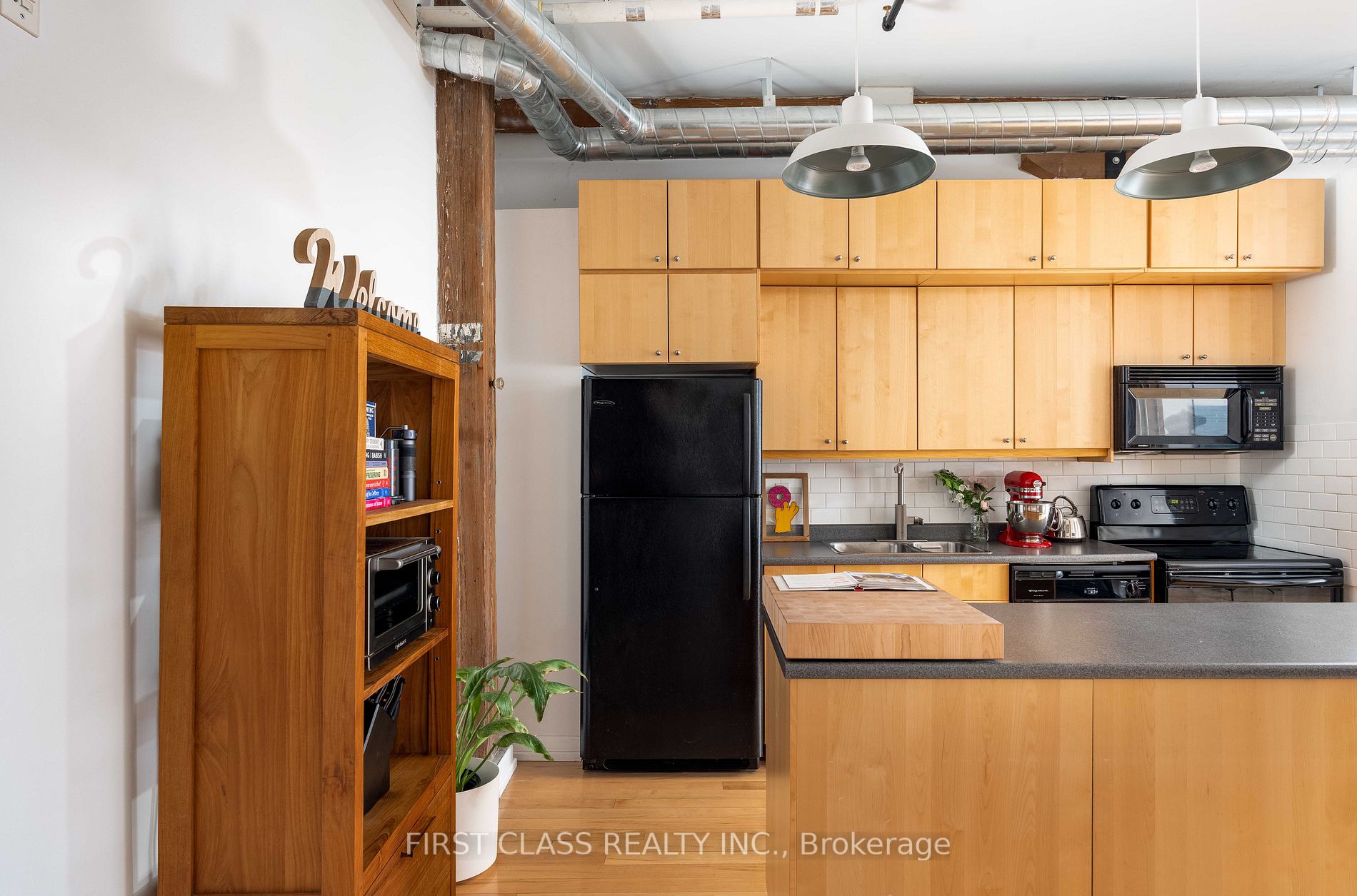 27 Brock Ave, #111