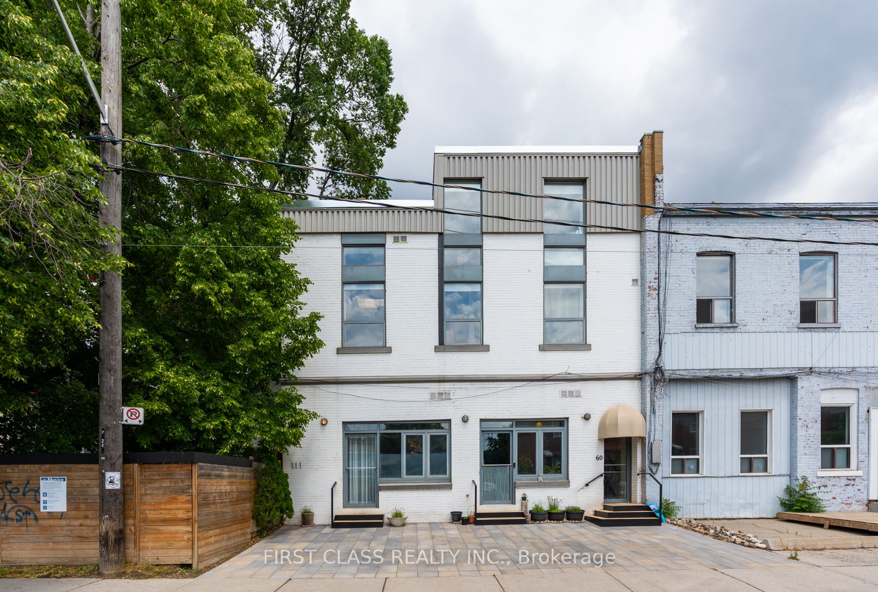 27 Brock Ave, #111