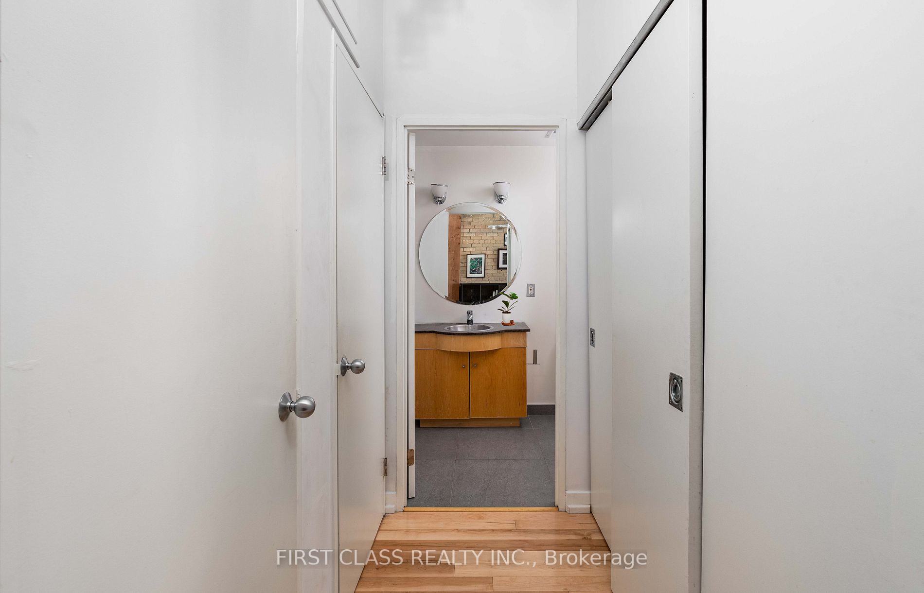 27 Brock Ave, #111