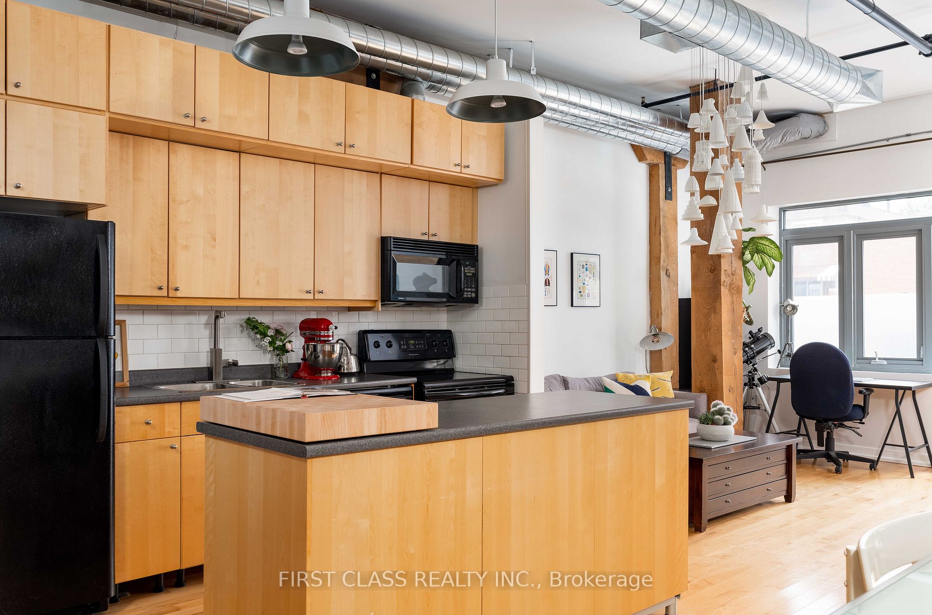 27 Brock Ave, #111