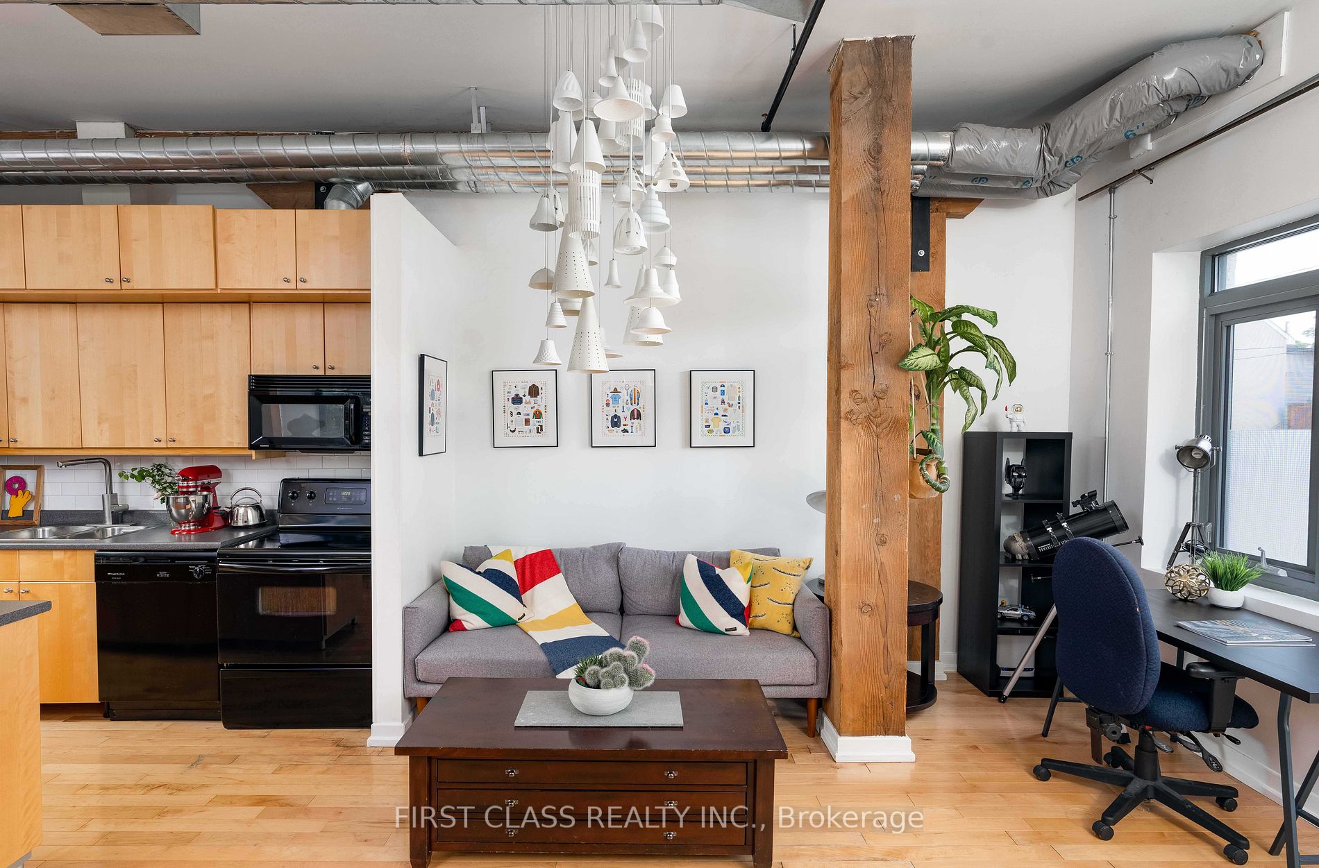 27 Brock Ave, #111