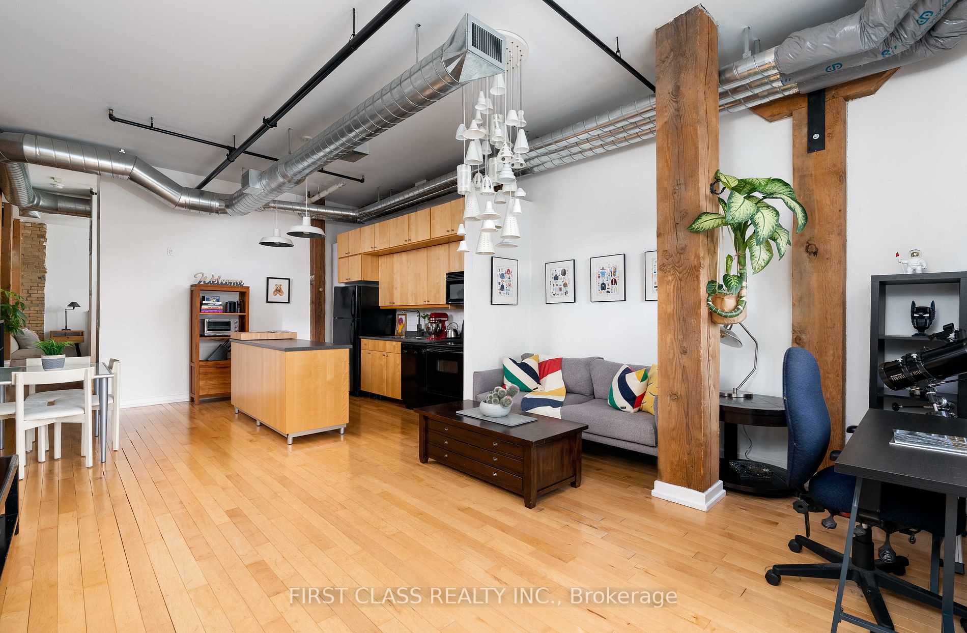 27 Brock Ave, #111