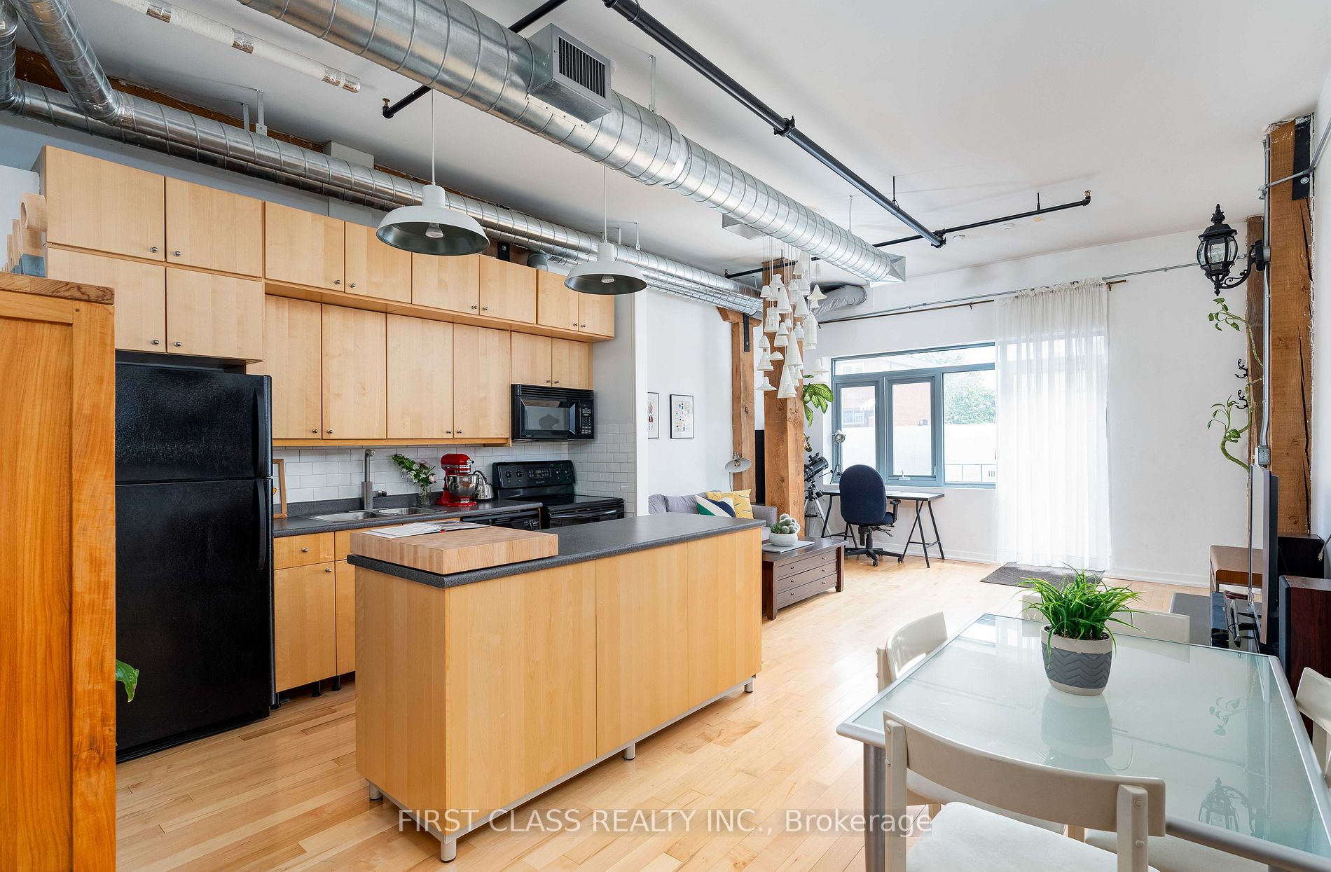 27 Brock Ave, #111