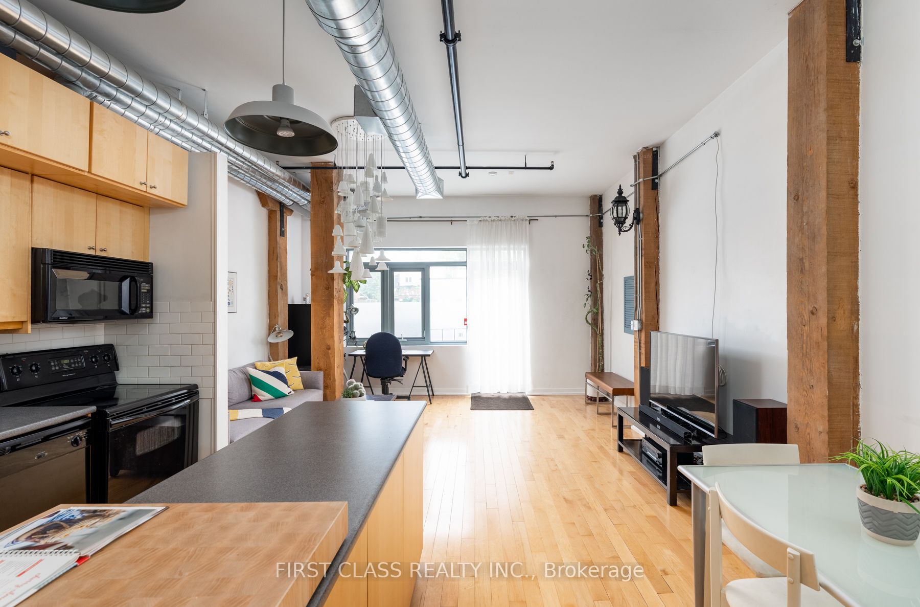 27 Brock Ave, #111