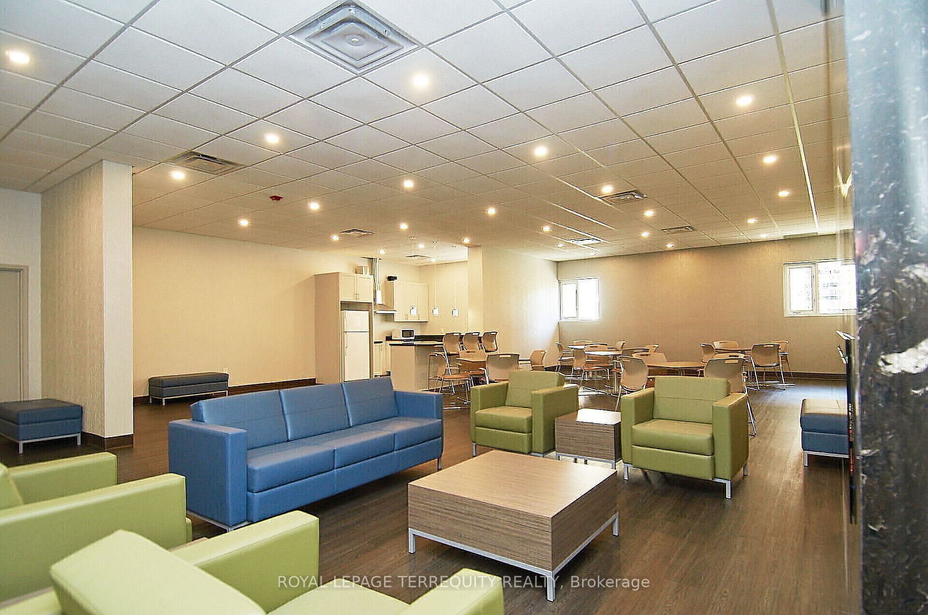 820 Burnhamthorpe Rd, #2310