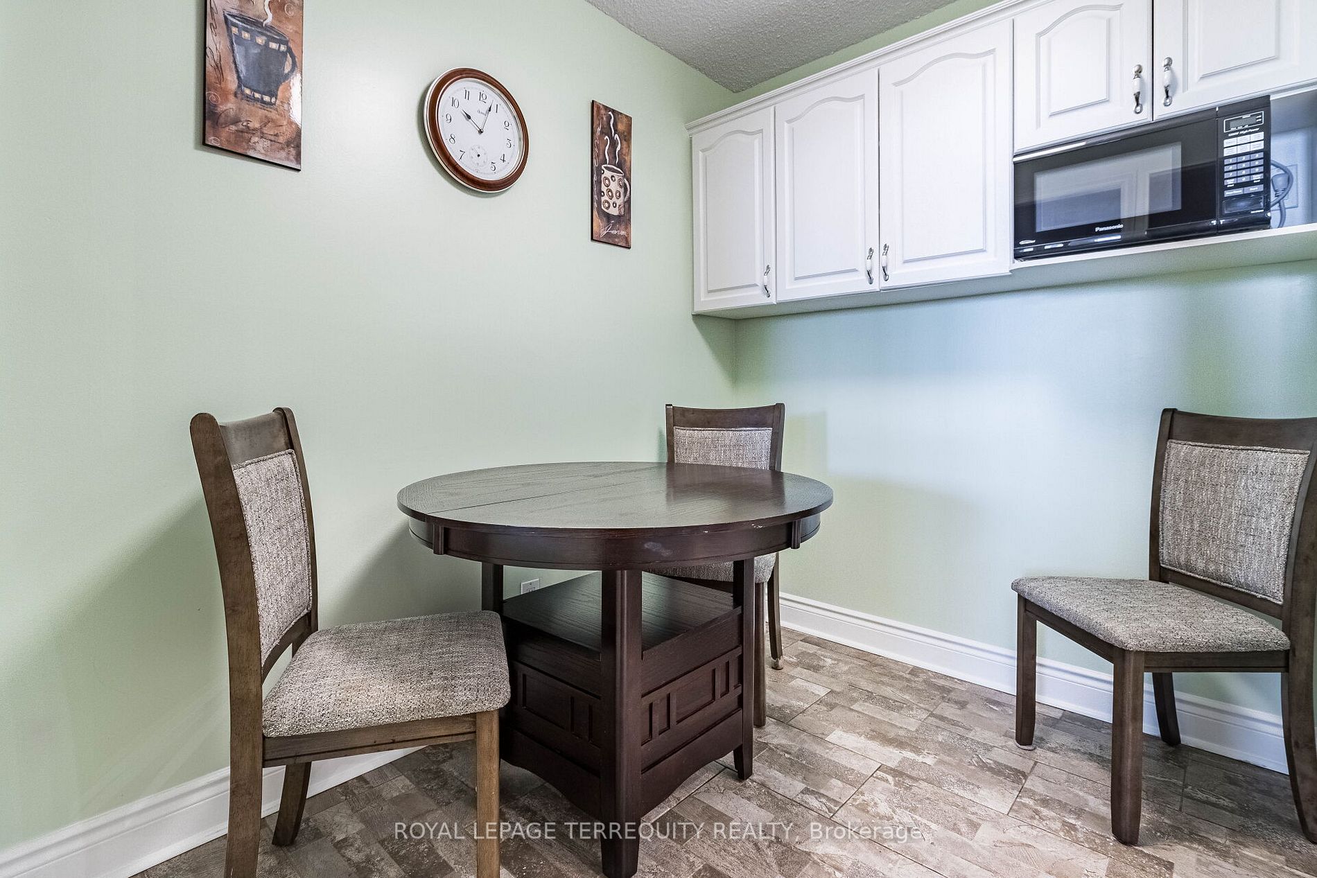 820 Burnhamthorpe Rd, #2310