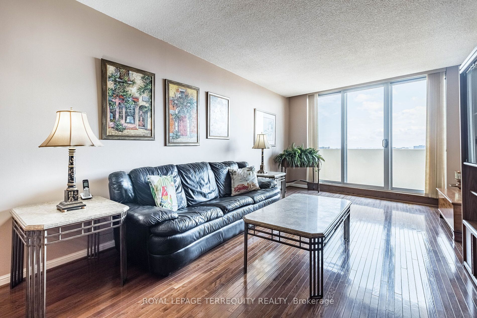 820 Burnhamthorpe Rd, #2310