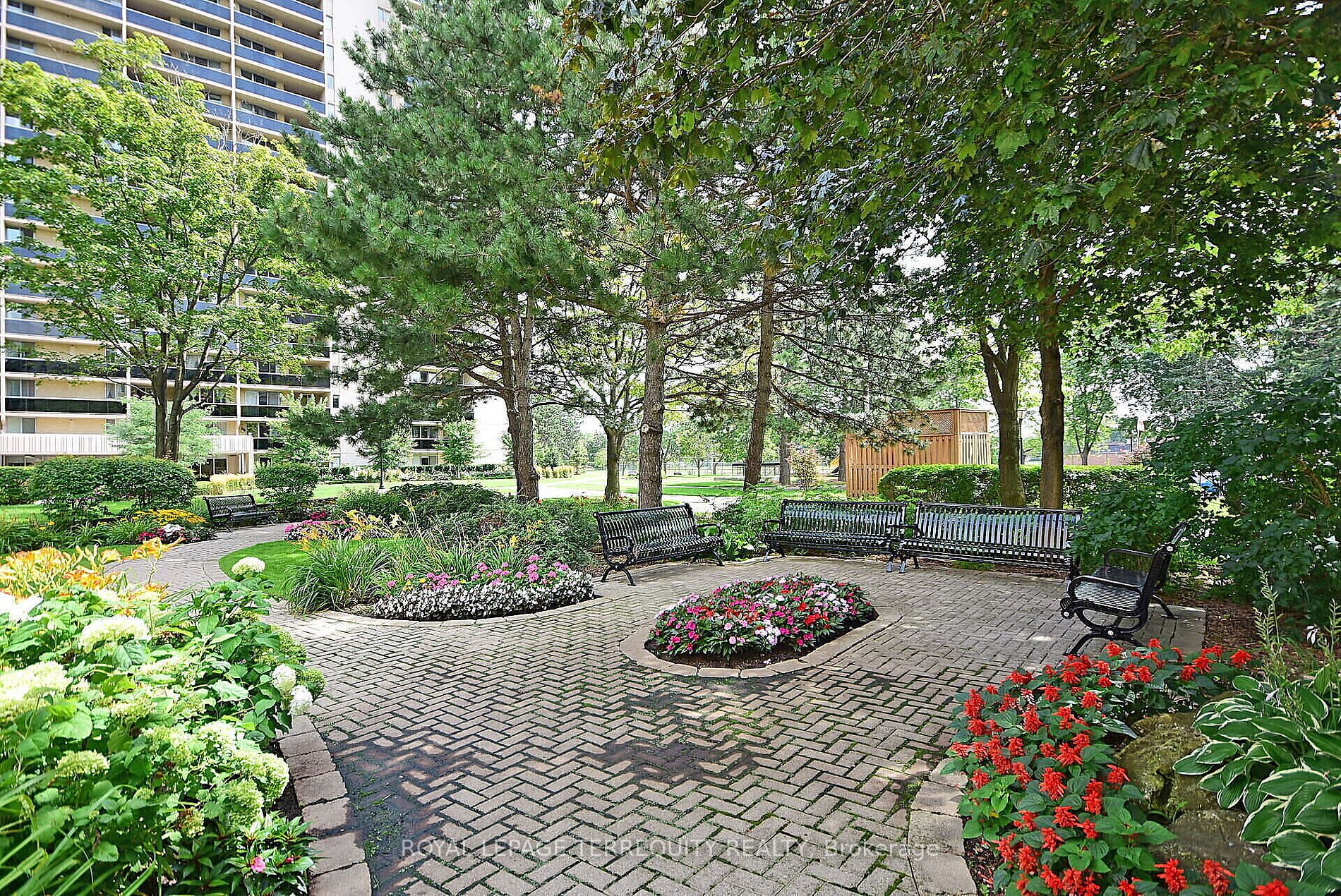 820 Burnhamthorpe Rd, #2310