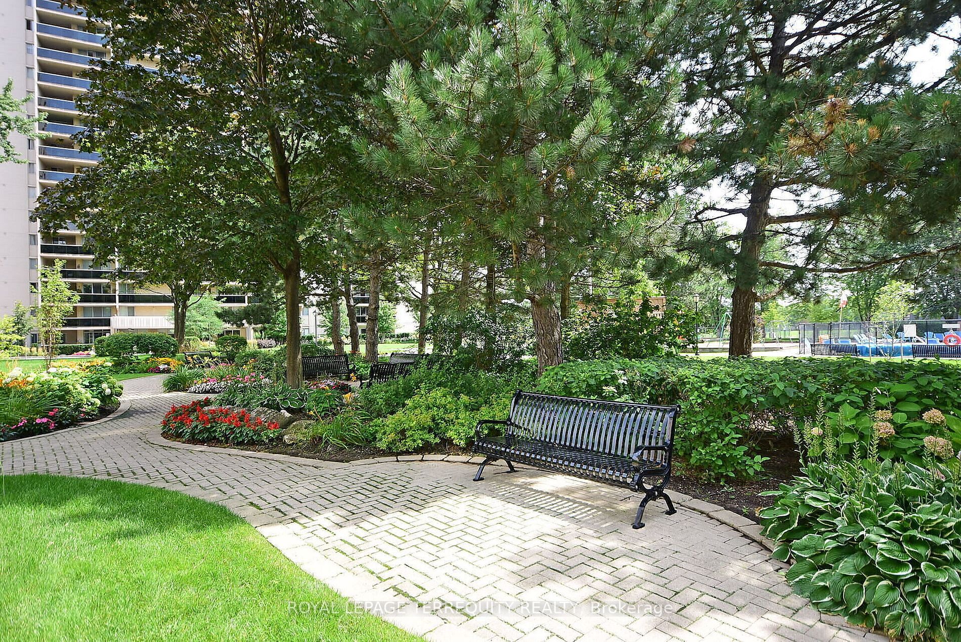 820 Burnhamthorpe Rd, #2310