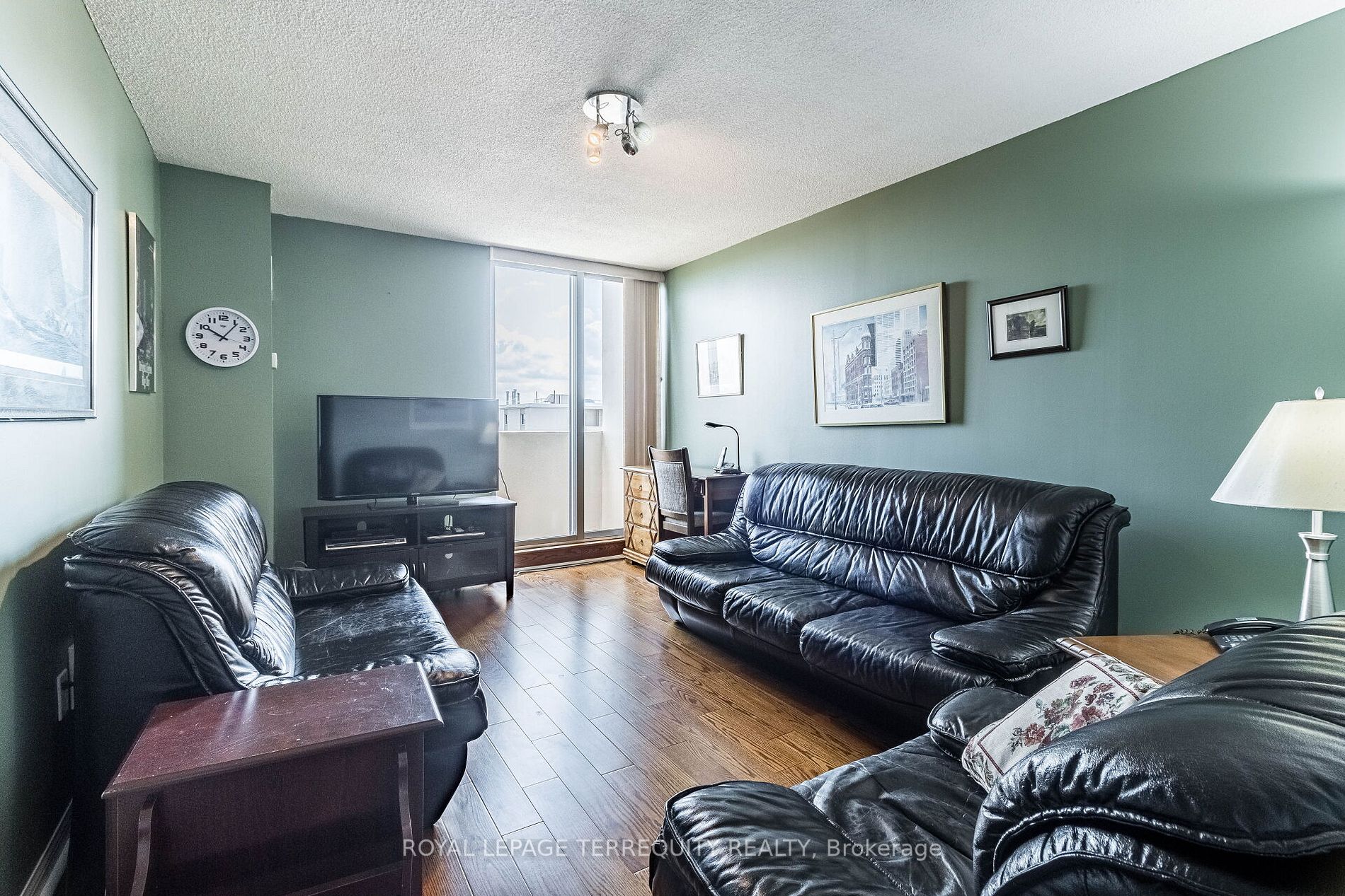 820 Burnhamthorpe Rd, #2310