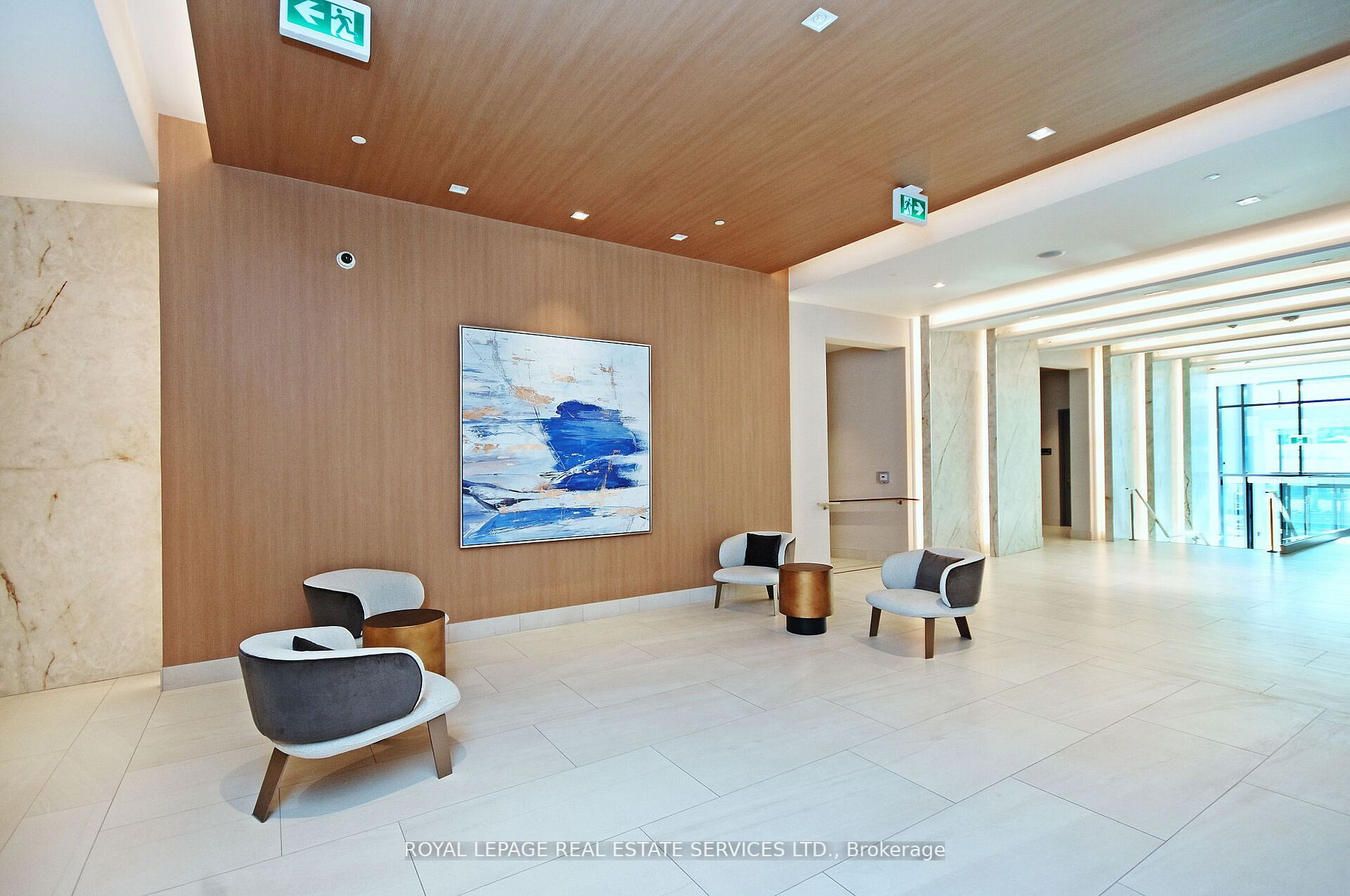 4208 Dundas Street W, #323